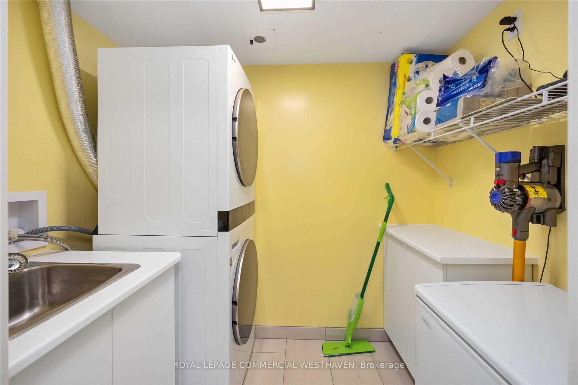 Photo 14 of Unit 210, 2504 Rutherford Road, Vaughan, Maple — HOMEH