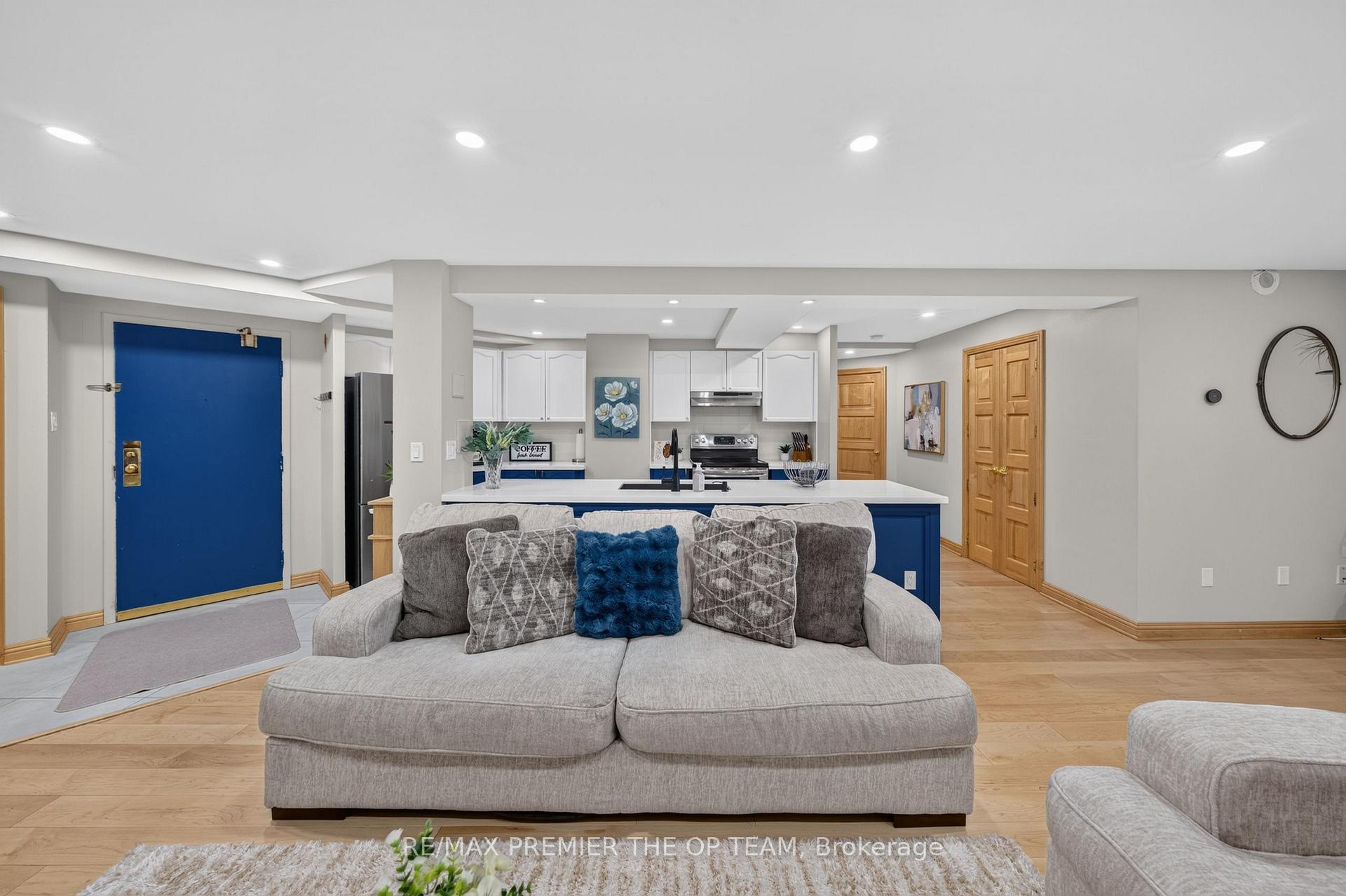 Photo 11 of Unit 404, 100 Arbors Lane, Vaughan, West Woodbridge — HOMEH