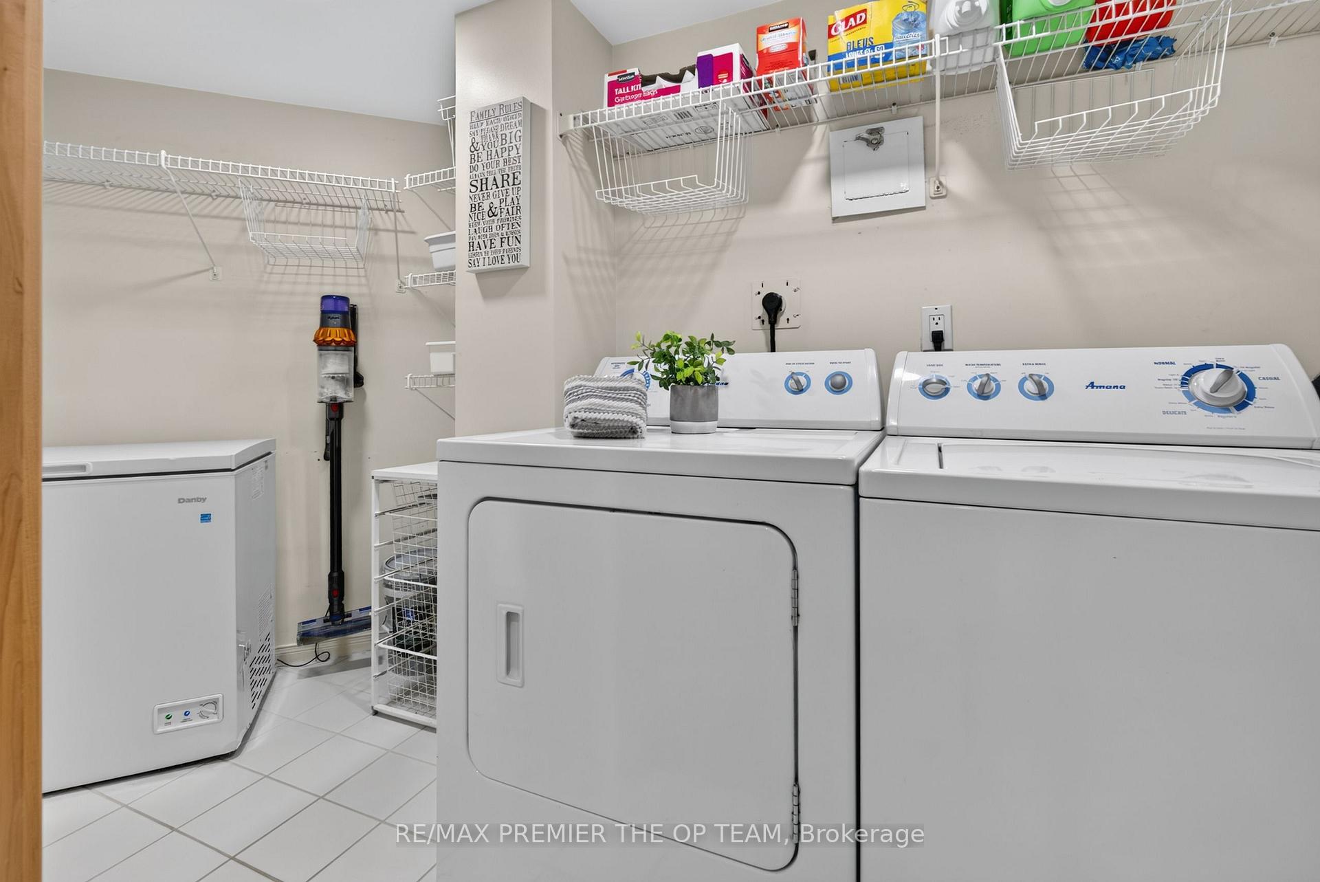 Photo 17 of Unit 404, 100 Arbors Lane, Vaughan, West Woodbridge — HOMEH