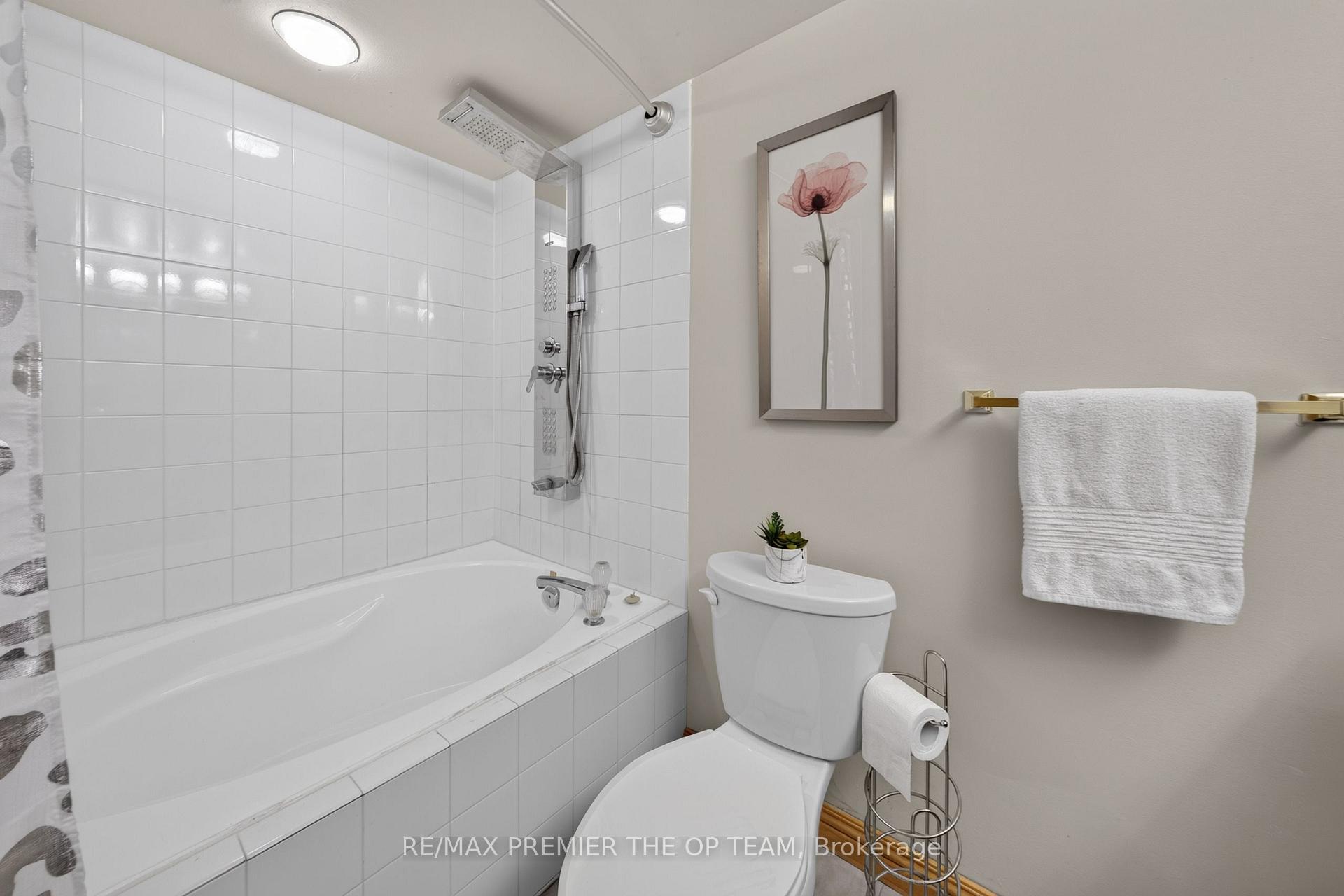 Photo 26 of Unit 404, 100 Arbors Lane, Vaughan, West Woodbridge — HOMEH