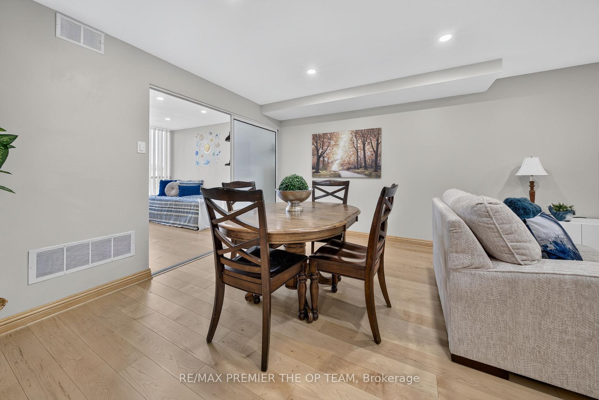 Photo 28 of Unit 404, 100 Arbors Lane, Vaughan, West Woodbridge — HOMEH