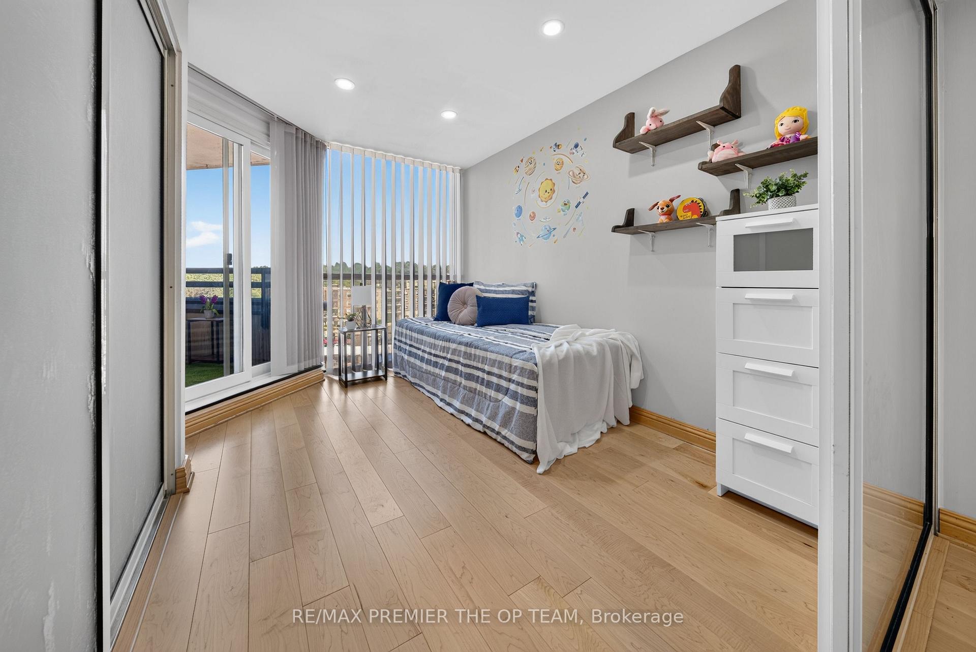 Photo 29 of Unit 404, 100 Arbors Lane, Vaughan, West Woodbridge — HOMEH
