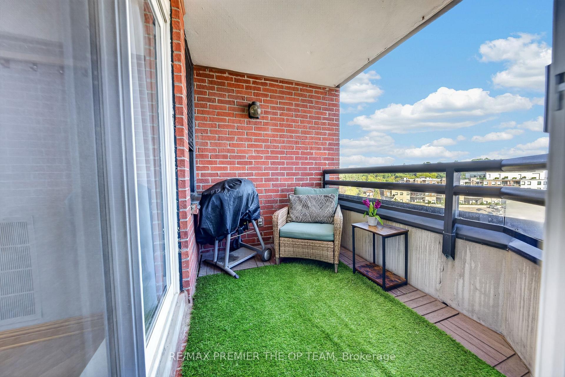 Photo 31 of Unit 404, 100 Arbors Lane, Vaughan, West Woodbridge — HOMEH