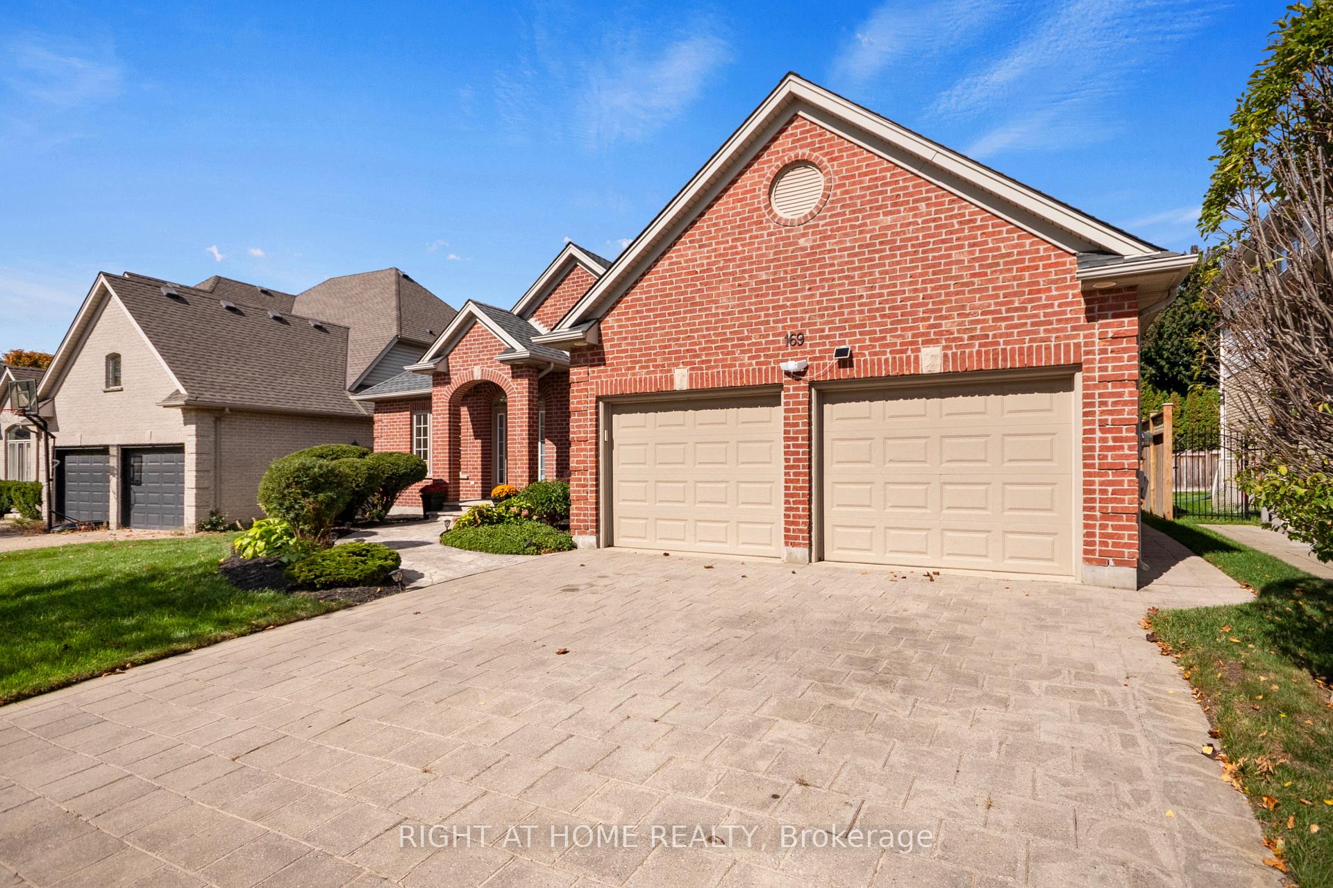 Photo 5 of 169 West Rivertrace Walk, London, North R — HOMEH
