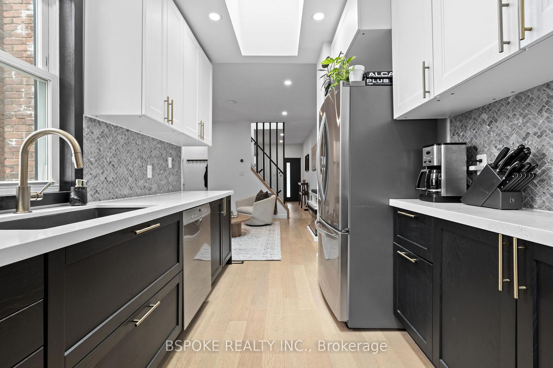 Photo 7 of 546 Main Street, Toronto, Woodbine-Lumsden — HOMEH