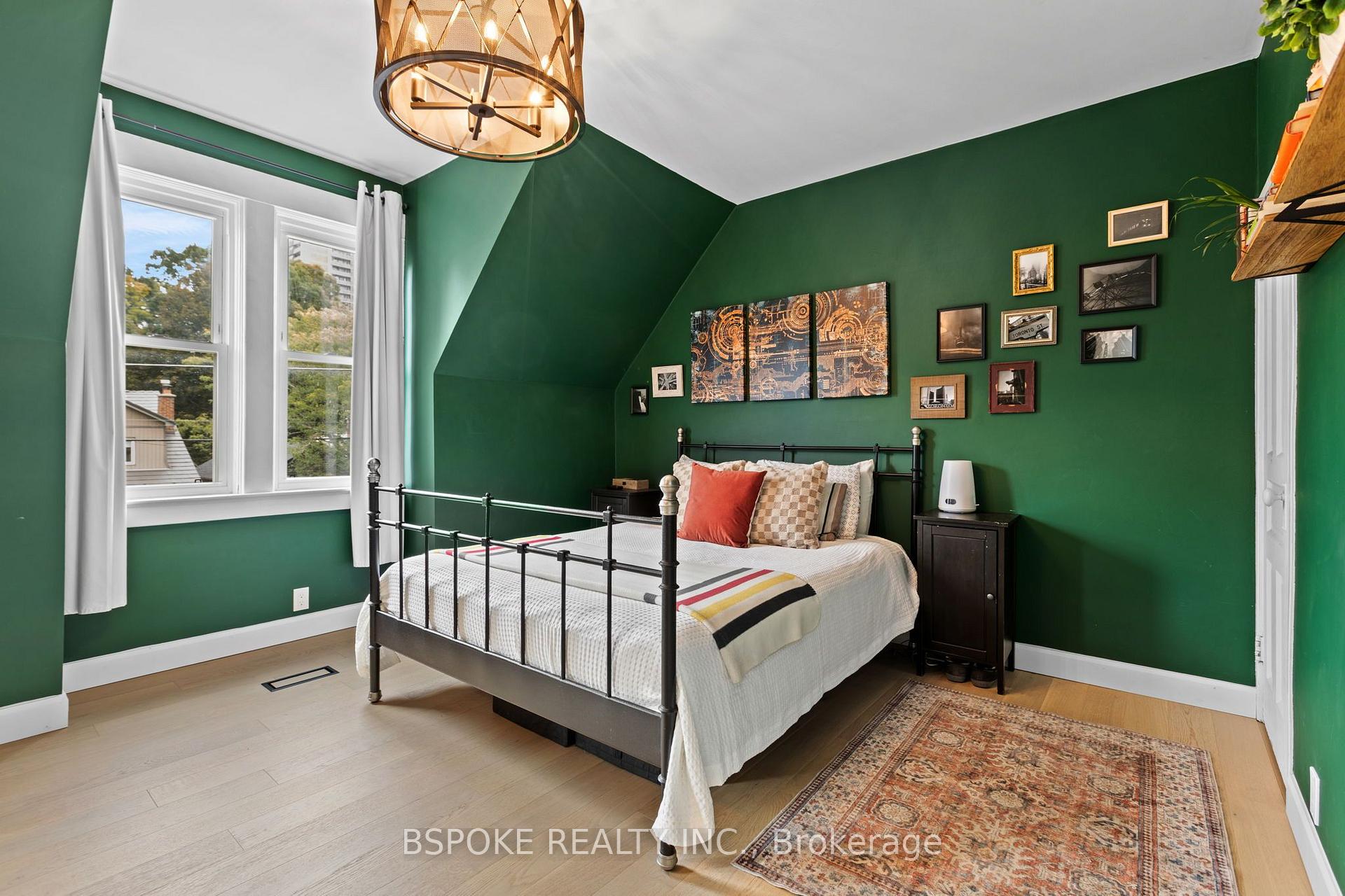 Photo 9 of 546 Main Street, Toronto, Woodbine-Lumsden — HOMEH