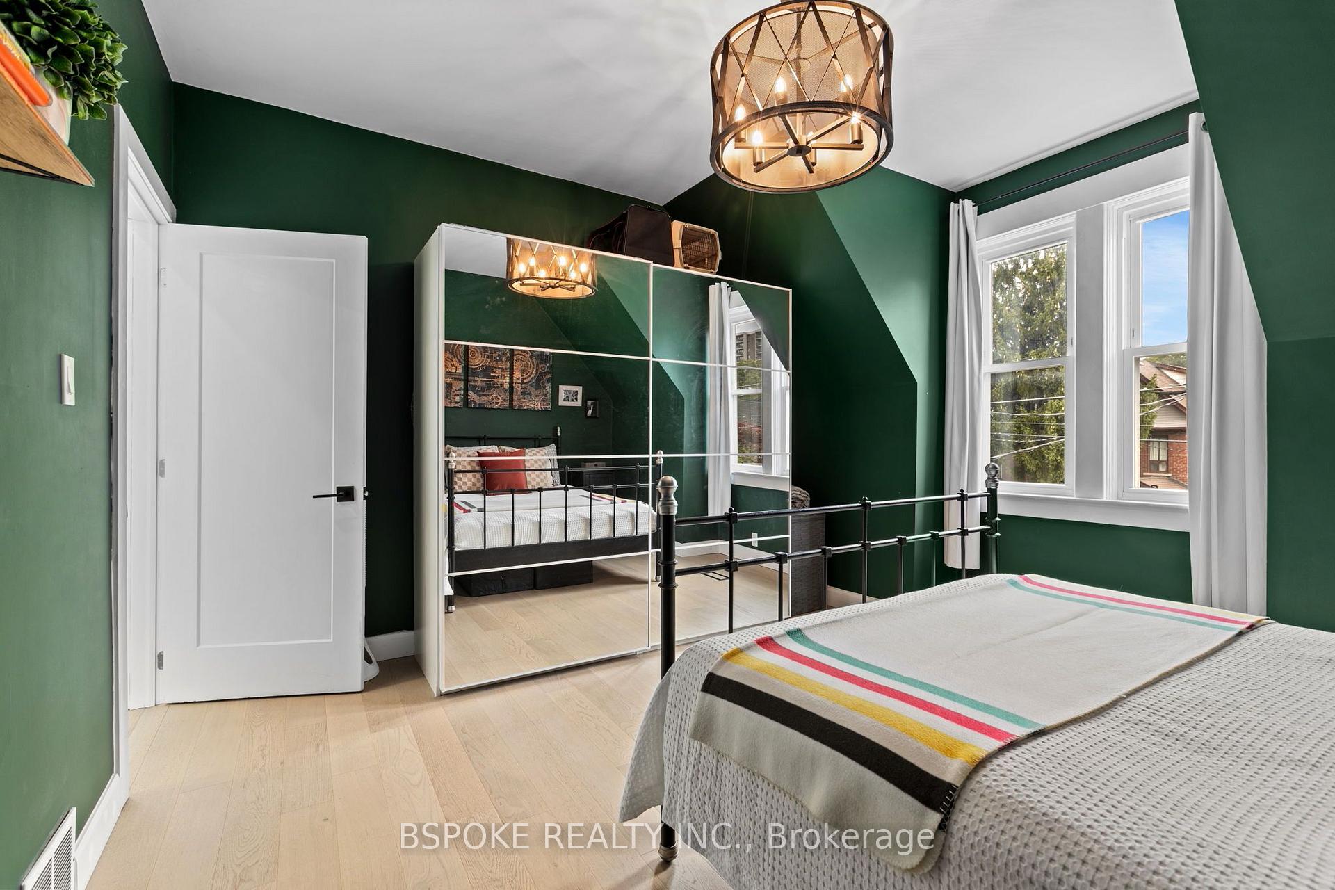 Photo 10 of 546 Main Street, Toronto, Woodbine-Lumsden — HOMEH