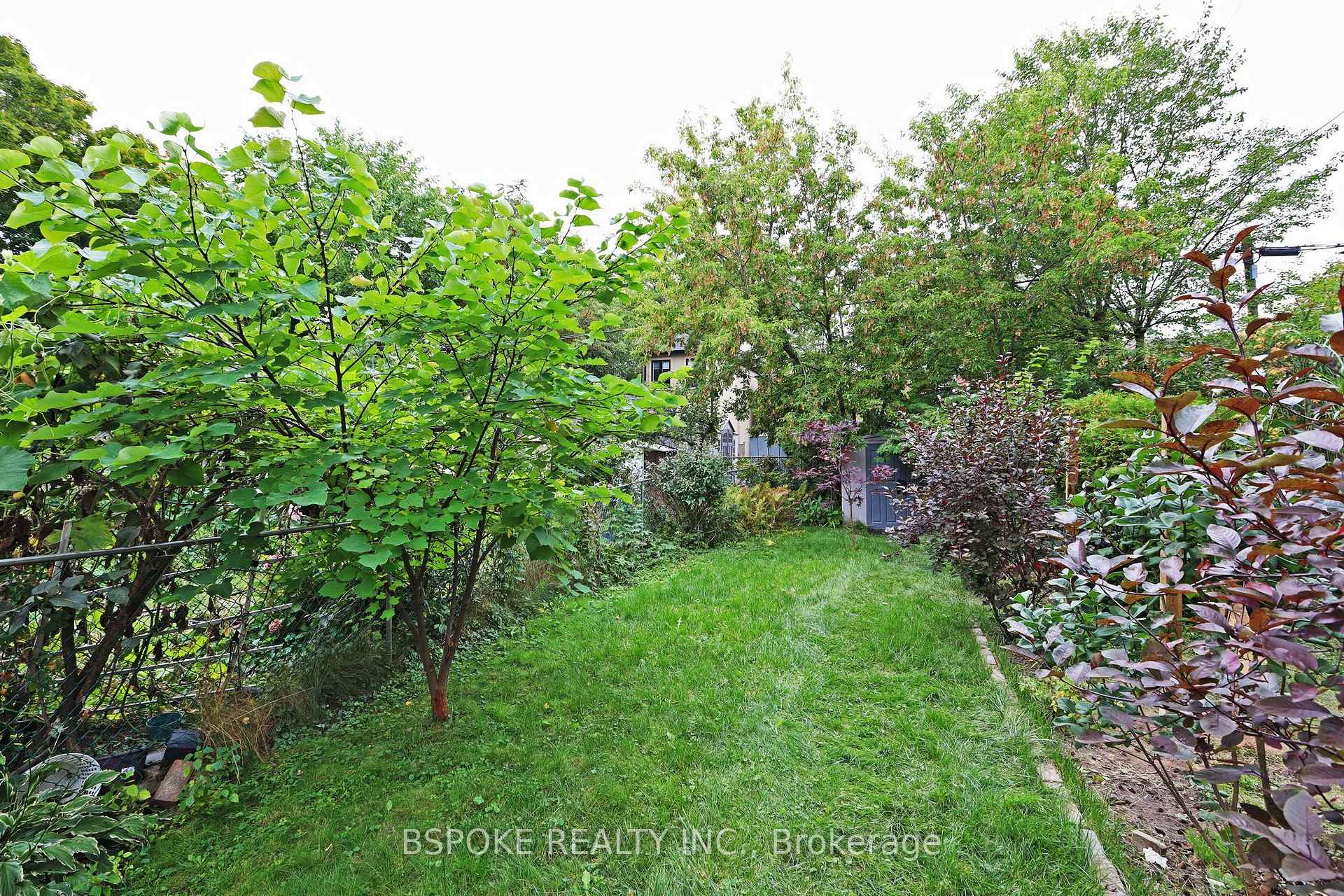 Photo 17 of 546 Main Street, Toronto, Woodbine-Lumsden — HOMEH