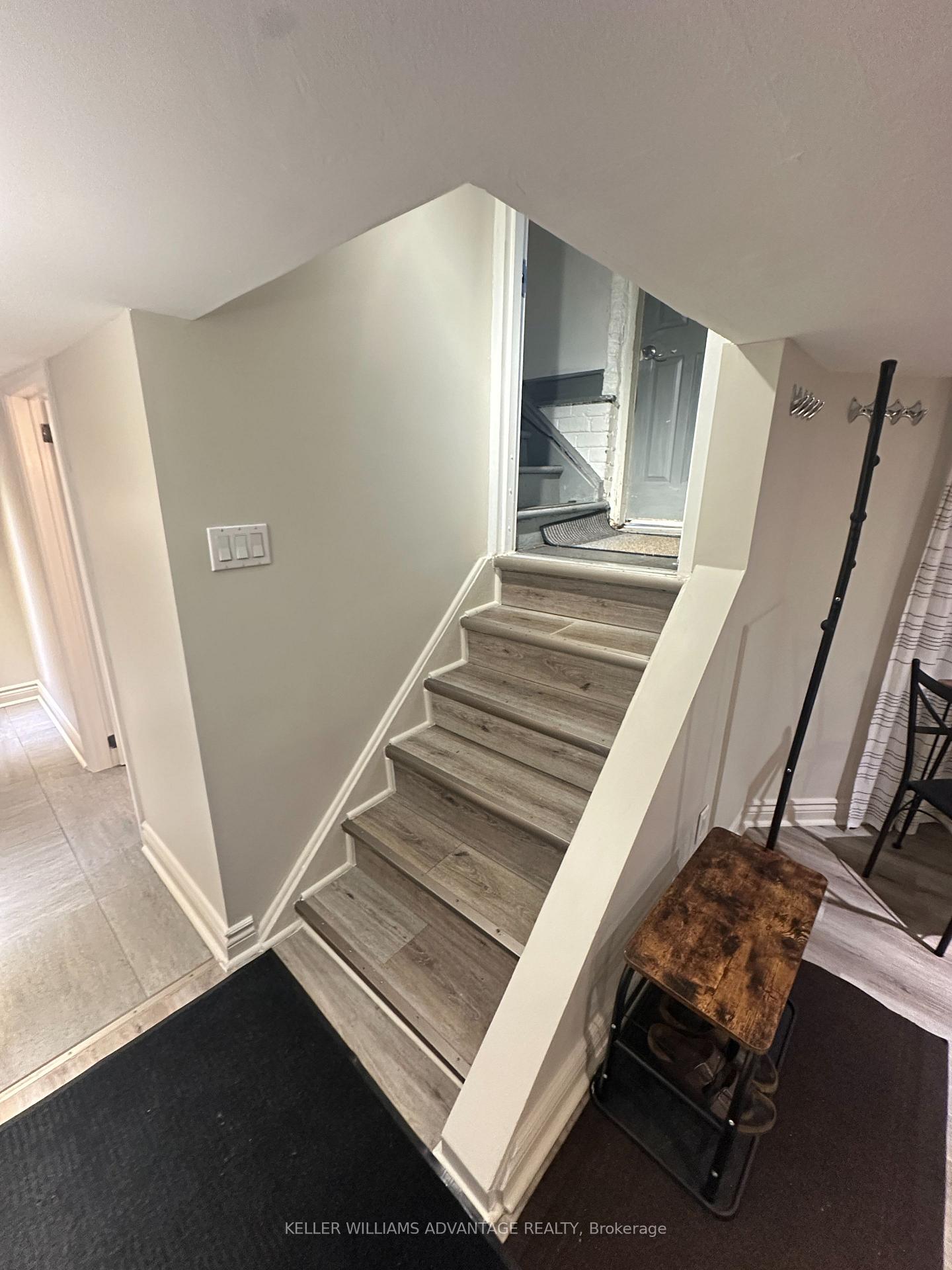 Photo 2 of Unit Lower, 256 Woodbine Avenue, Toronto, The Beaches — HOMEH