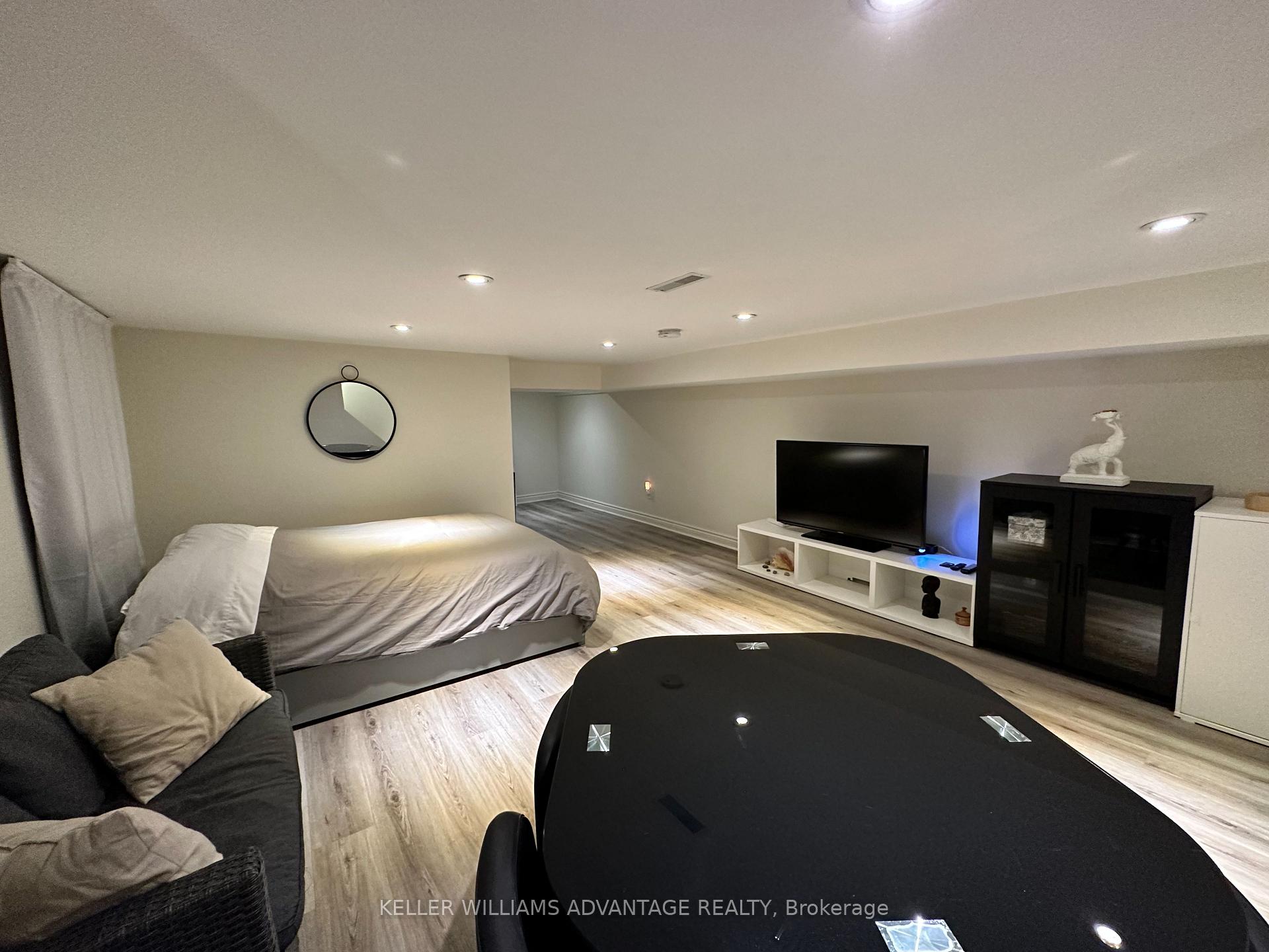 Photo 4 of Unit Lower, 256 Woodbine Avenue, Toronto, The Beaches — HOMEH