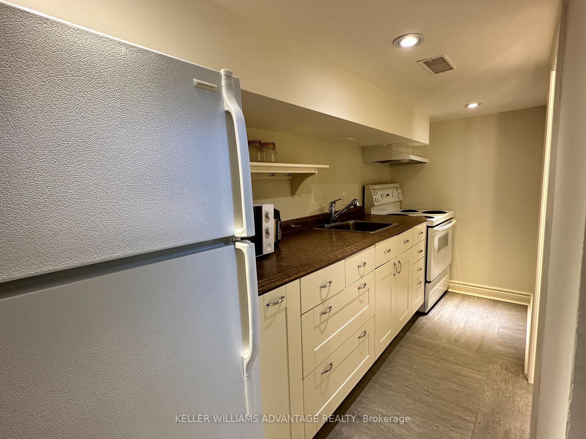 Photo 6 of Unit Lower, 256 Woodbine Avenue, Toronto, The Beaches — HOMEH