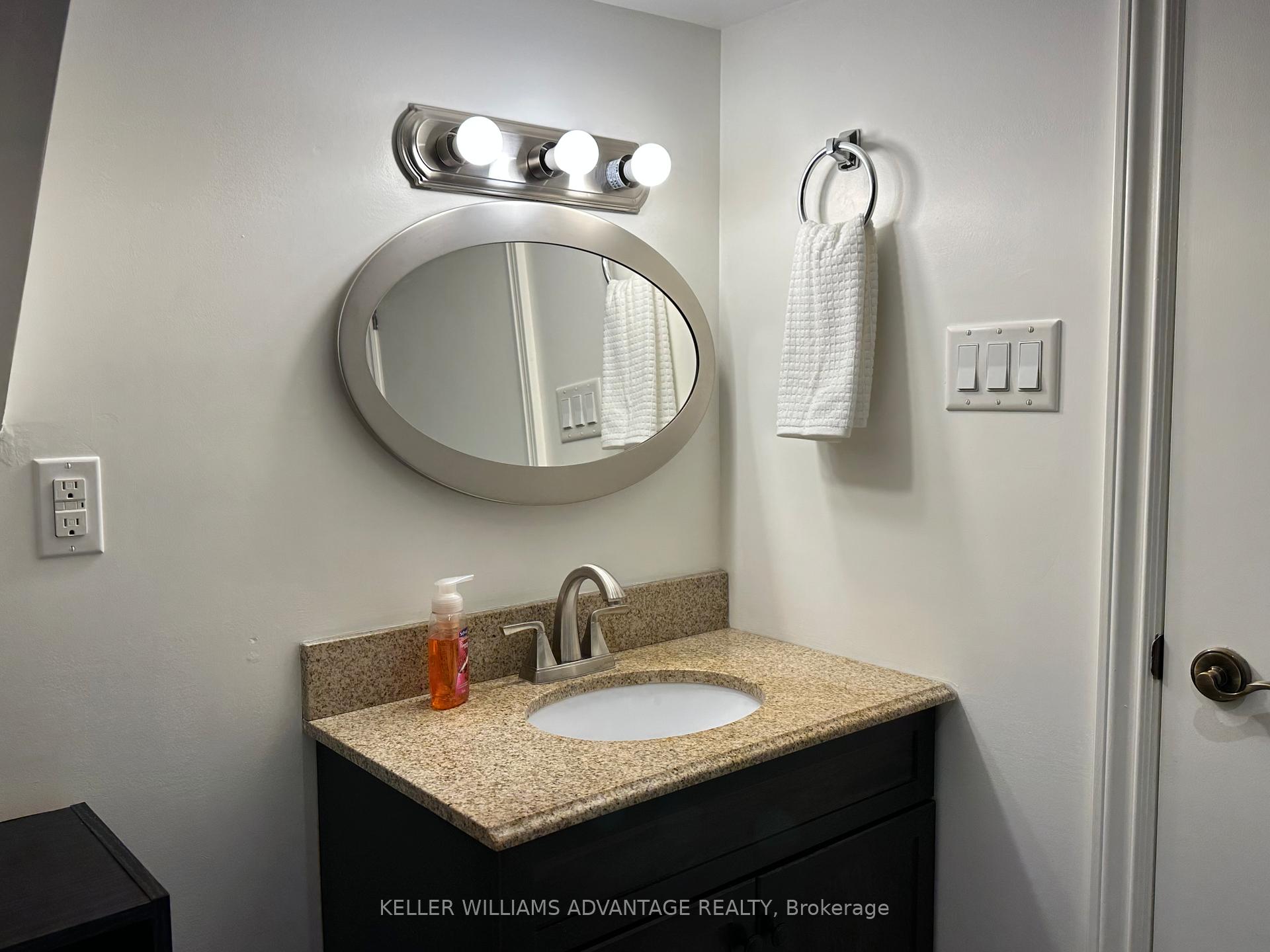Photo 9 of Unit Lower, 256 Woodbine Avenue, Toronto, The Beaches — HOMEH