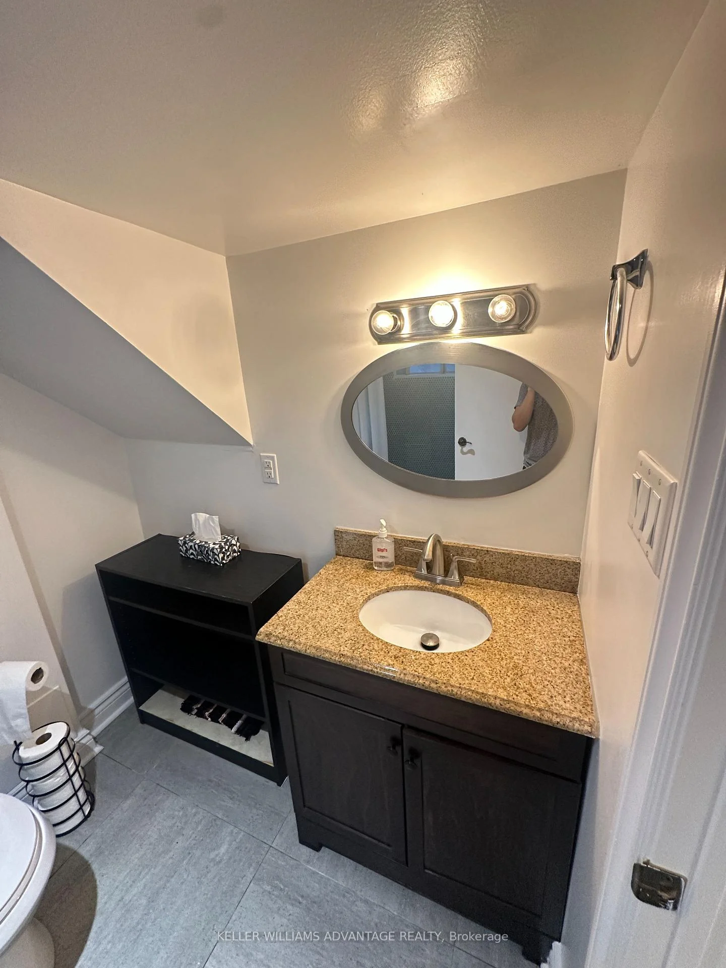Photo 12 of Unit Lower, 256 Woodbine Avenue, Toronto, The Beaches — HOMEH