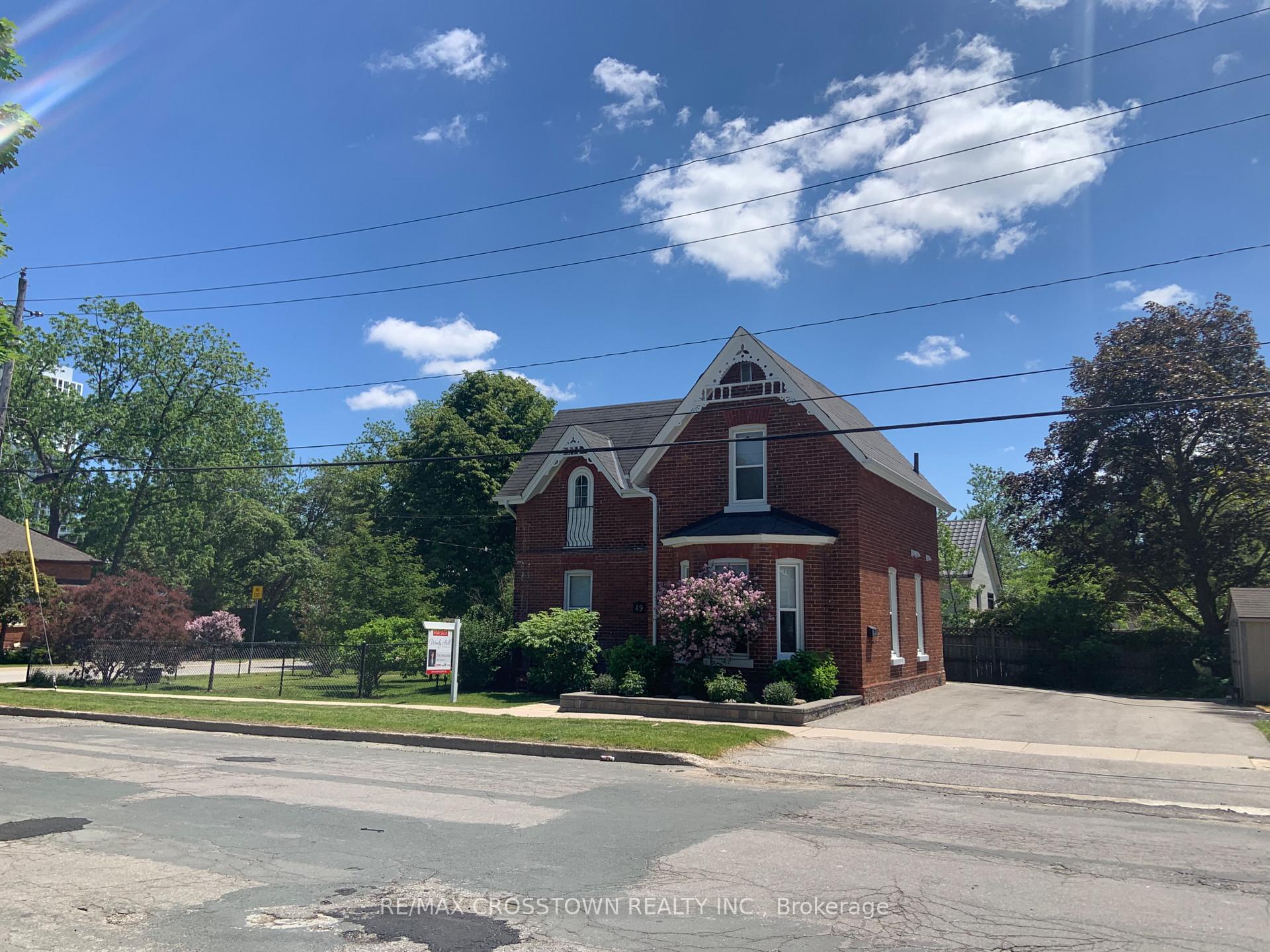 Photo 3 of 49 Park Street, Barrie, Queen's Park — HOMEH