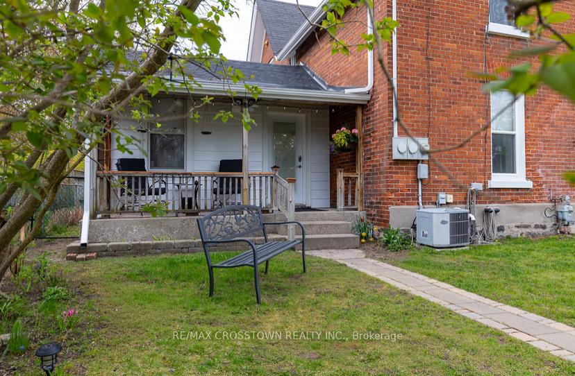 Photo 23 of 49 Park Street, Barrie, Queen's Park — HOMEH