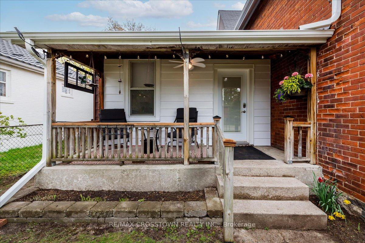 Photo 25 of 49 Park Street, Barrie, Queen's Park — HOMEH