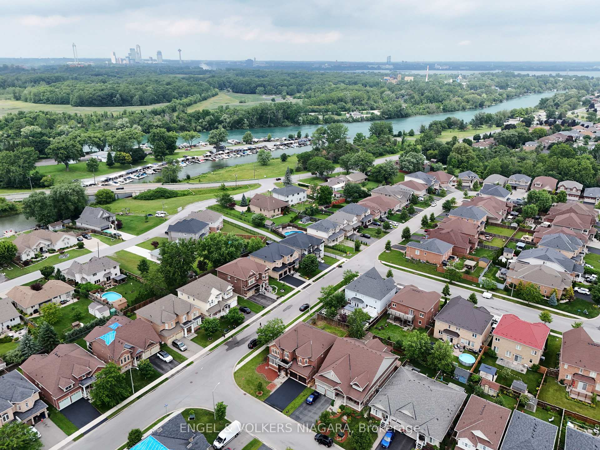 Photo 2 of 4495 Saw Mill Drive, Niagara Falls, Lyons Creek — HOMEH