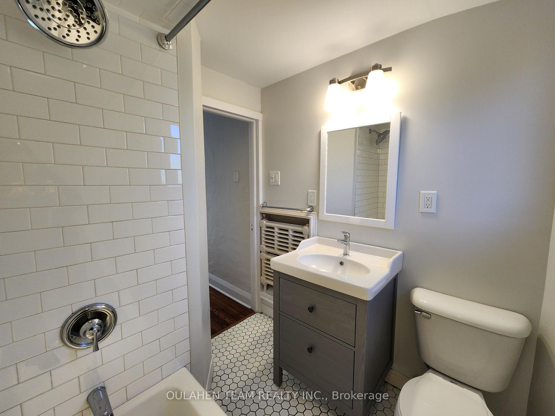 Photo 17 of 43 Glendora Avenue, North York, Willowdale East — HOMEH