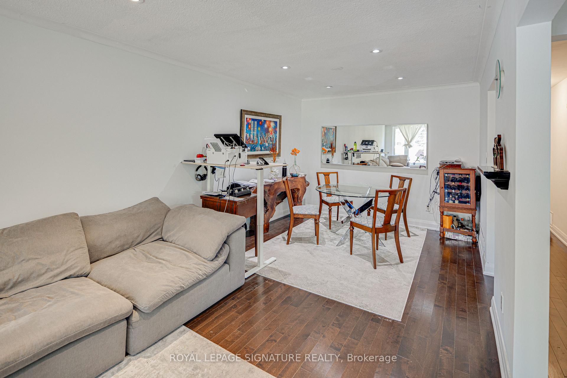 Photo 2 of 45 Fenelon Drive, North York, Parkwoods-Donalda — HOMEH