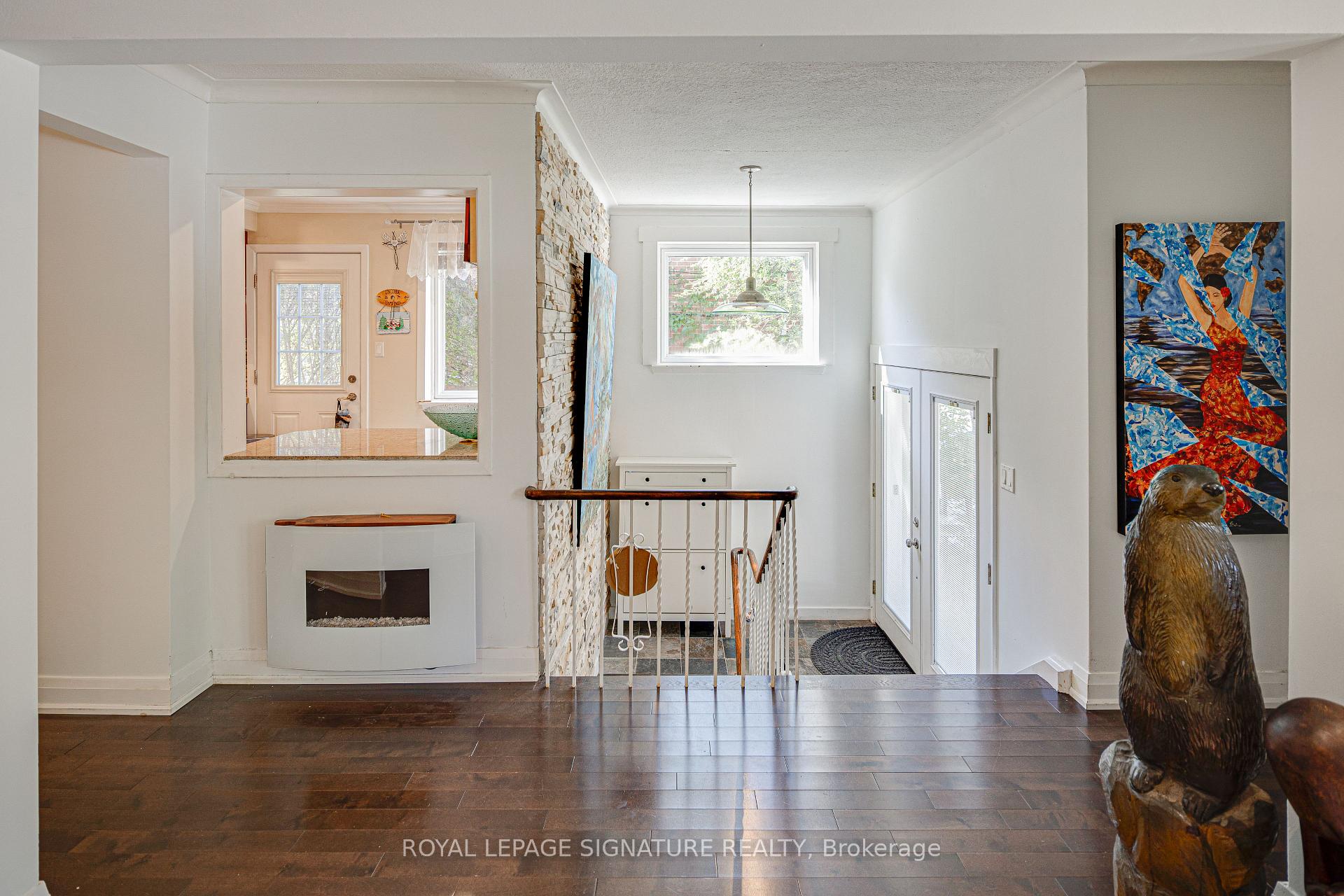 Photo 5 of 45 Fenelon Drive, North York, Parkwoods-Donalda — HOMEH
