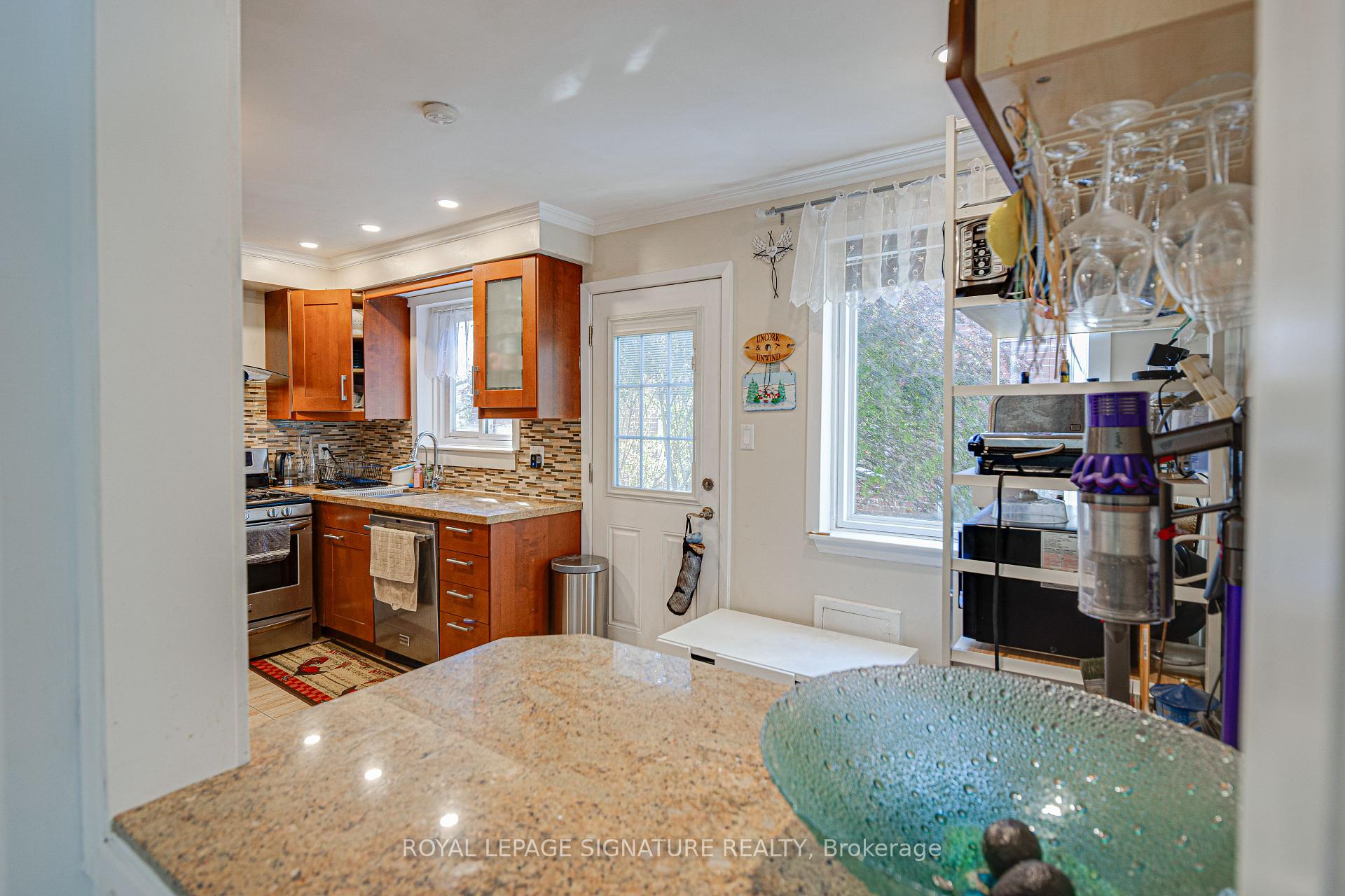 Photo 9 of 45 Fenelon Drive, North York, Parkwoods-Donalda — HOMEH