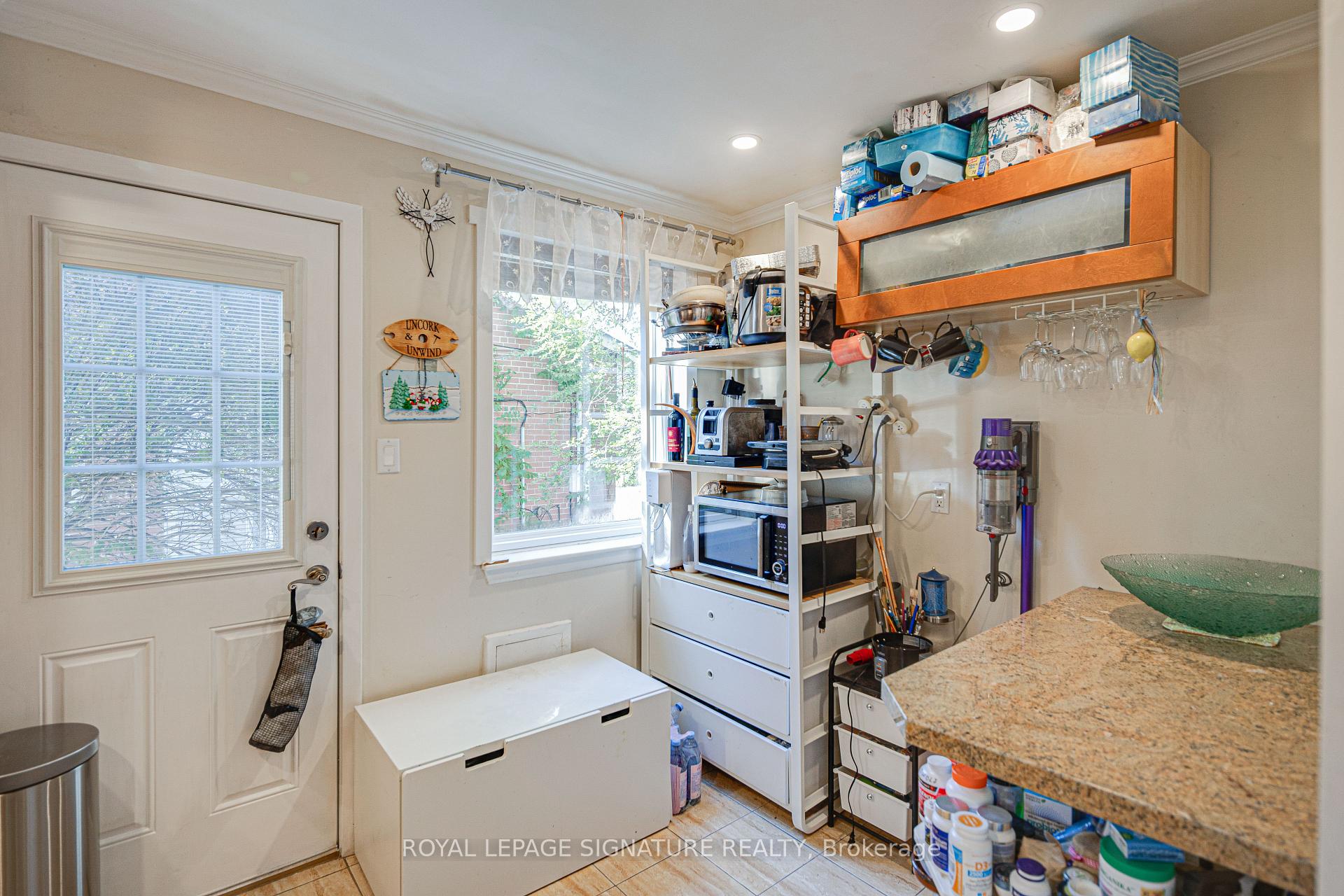 Photo 10 of 45 Fenelon Drive, North York, Parkwoods-Donalda — HOMEH