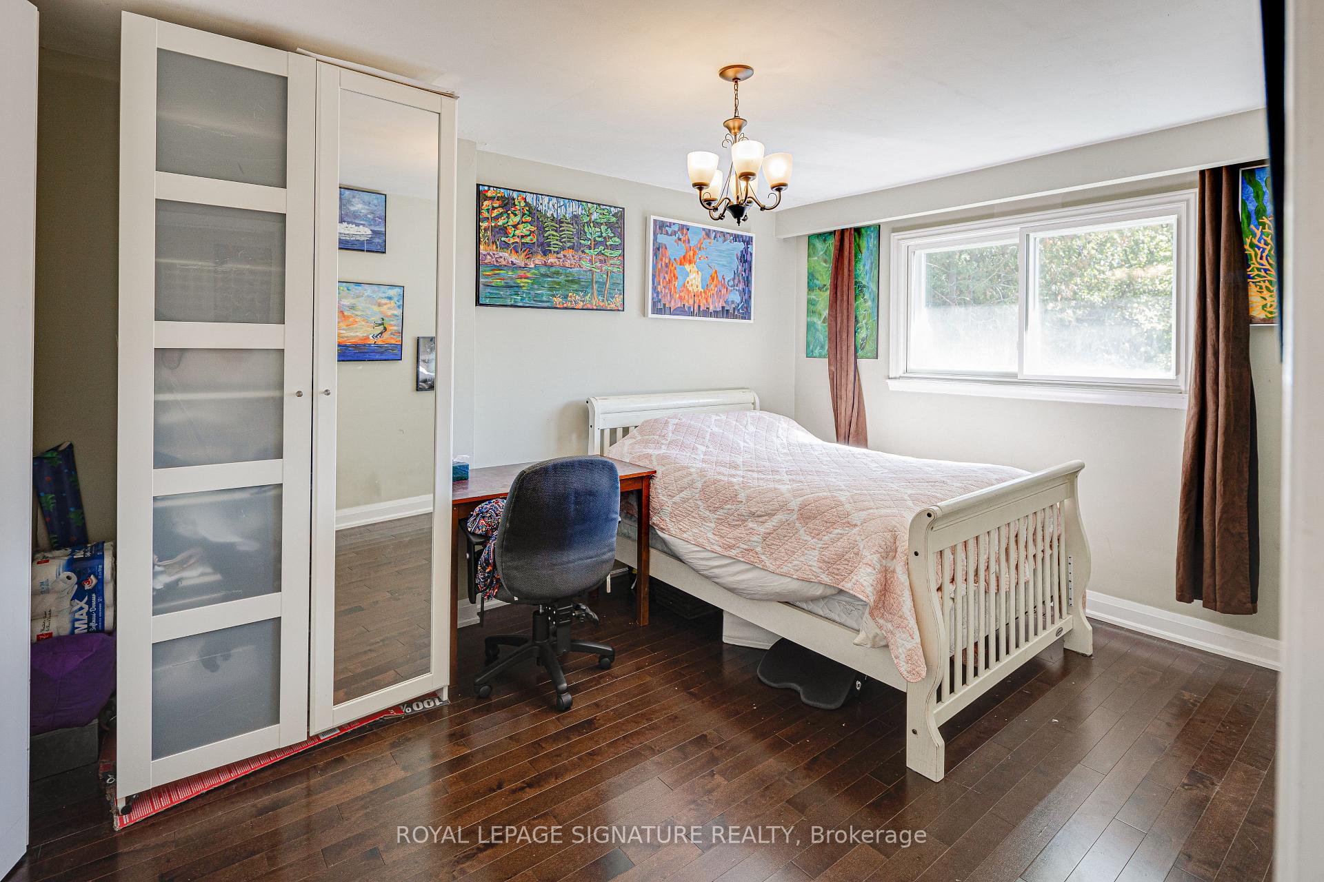 Photo 15 of 45 Fenelon Drive, North York, Parkwoods-Donalda — HOMEH