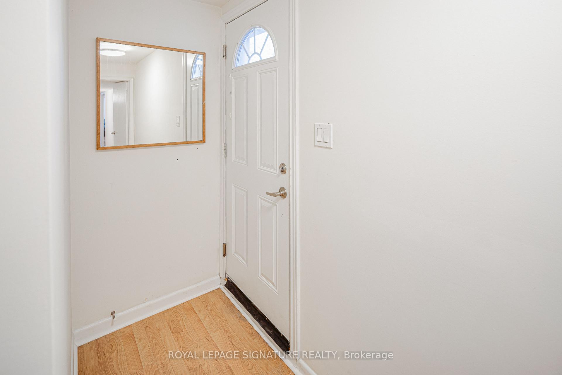 Photo 20 of 45 Fenelon Drive, North York, Parkwoods-Donalda — HOMEH
