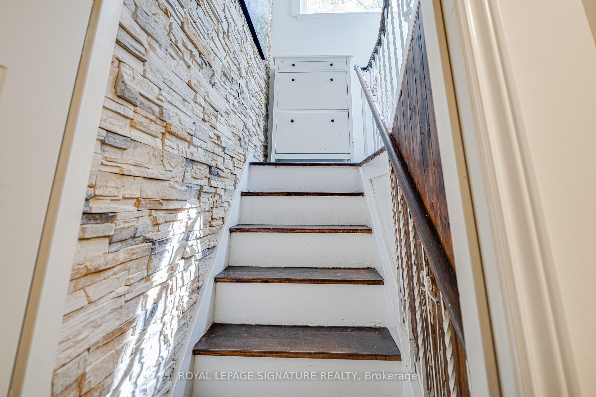 Photo 21 of 45 Fenelon Drive, North York, Parkwoods-Donalda — HOMEH