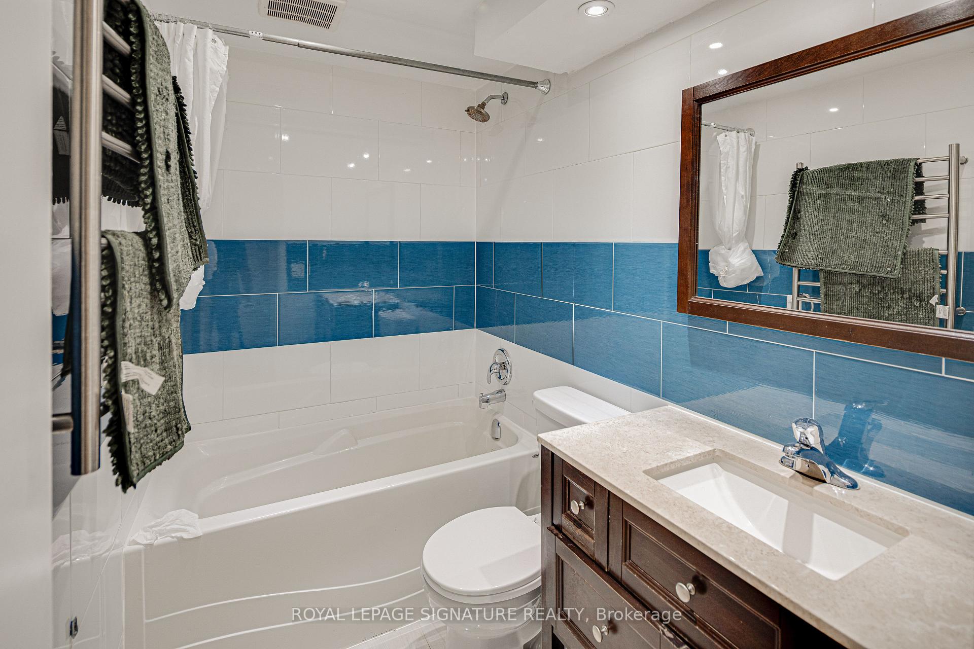 Photo 22 of 45 Fenelon Drive, North York, Parkwoods-Donalda — HOMEH