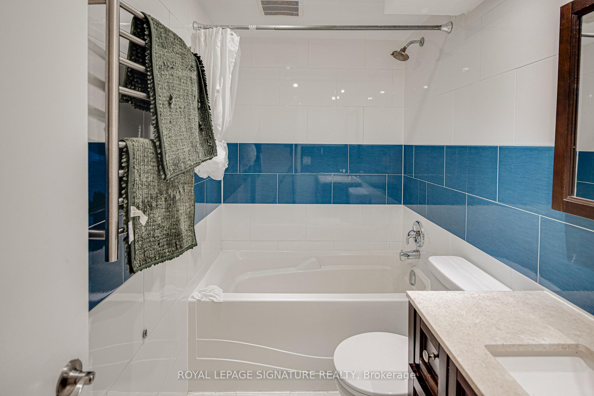 Photo 23 of 45 Fenelon Drive, North York, Parkwoods-Donalda — HOMEH