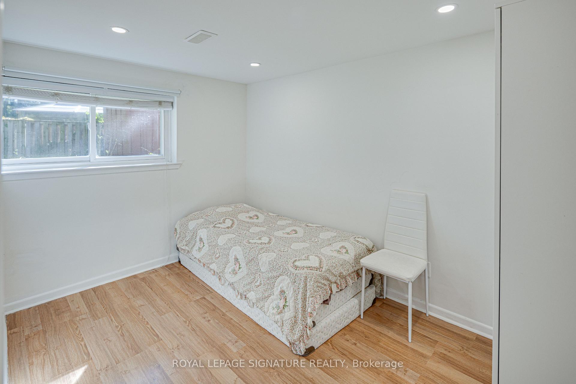 Photo 28 of 45 Fenelon Drive, North York, Parkwoods-Donalda — HOMEH