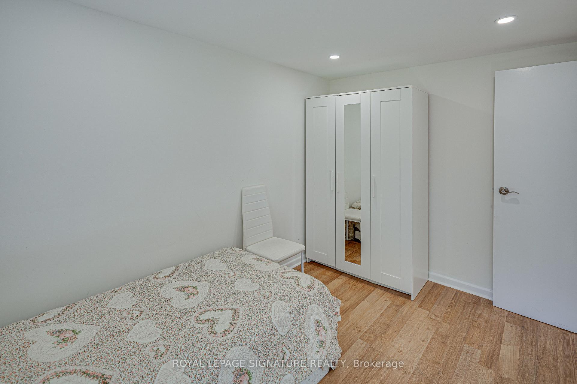Photo 29 of 45 Fenelon Drive, North York, Parkwoods-Donalda — HOMEH