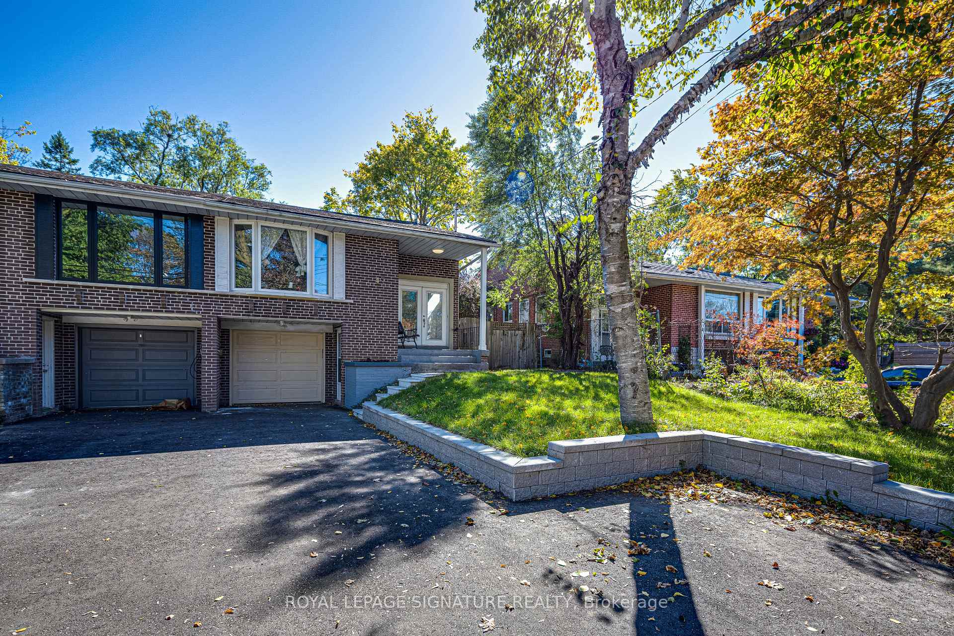 Photo 32 of 45 Fenelon Drive, North York, Parkwoods-Donalda — HOMEH
