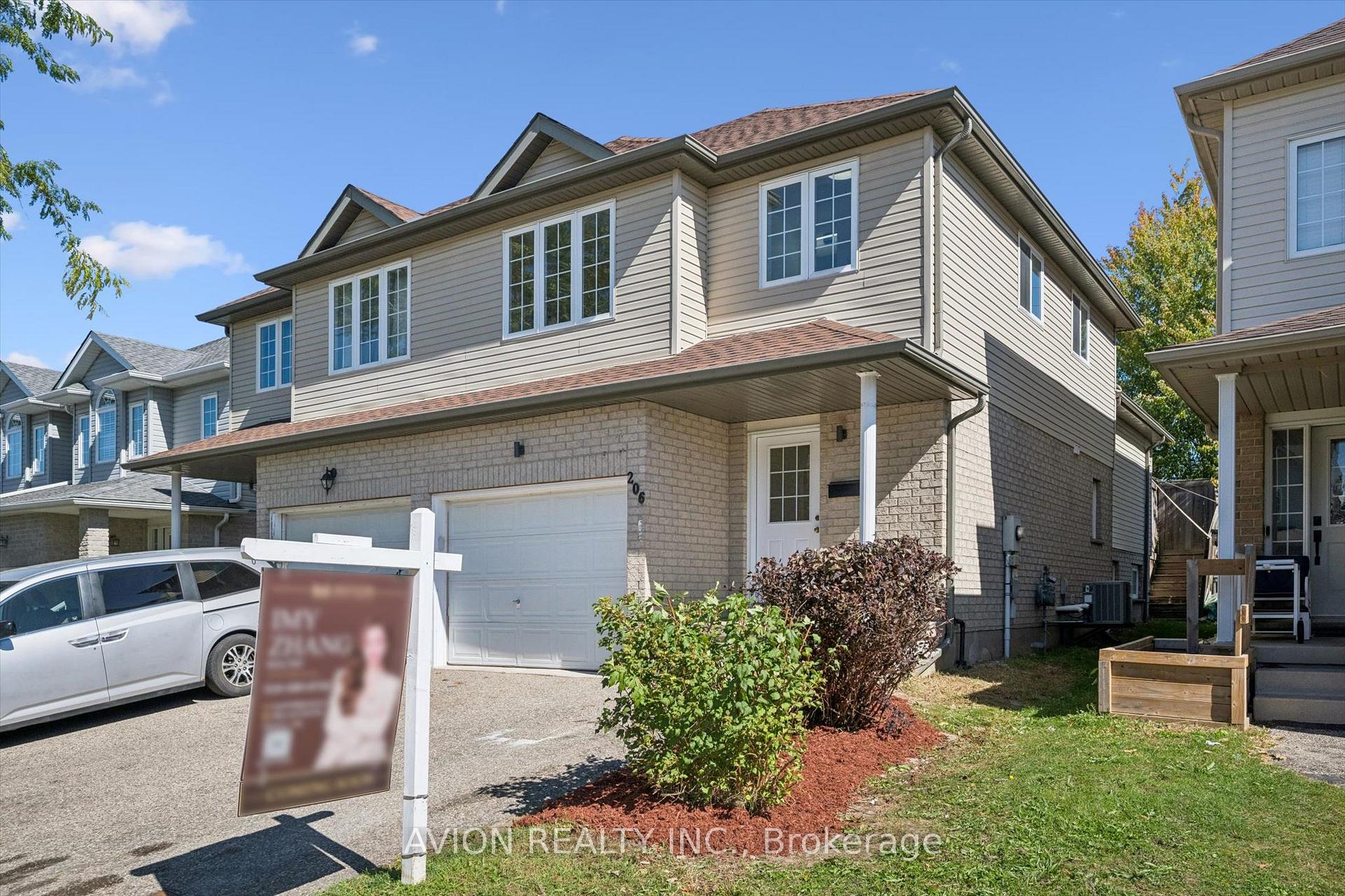 Photo 3 of 206 Buttercup Court, Waterloo, Erbsville/Laurelwood — HOMEH