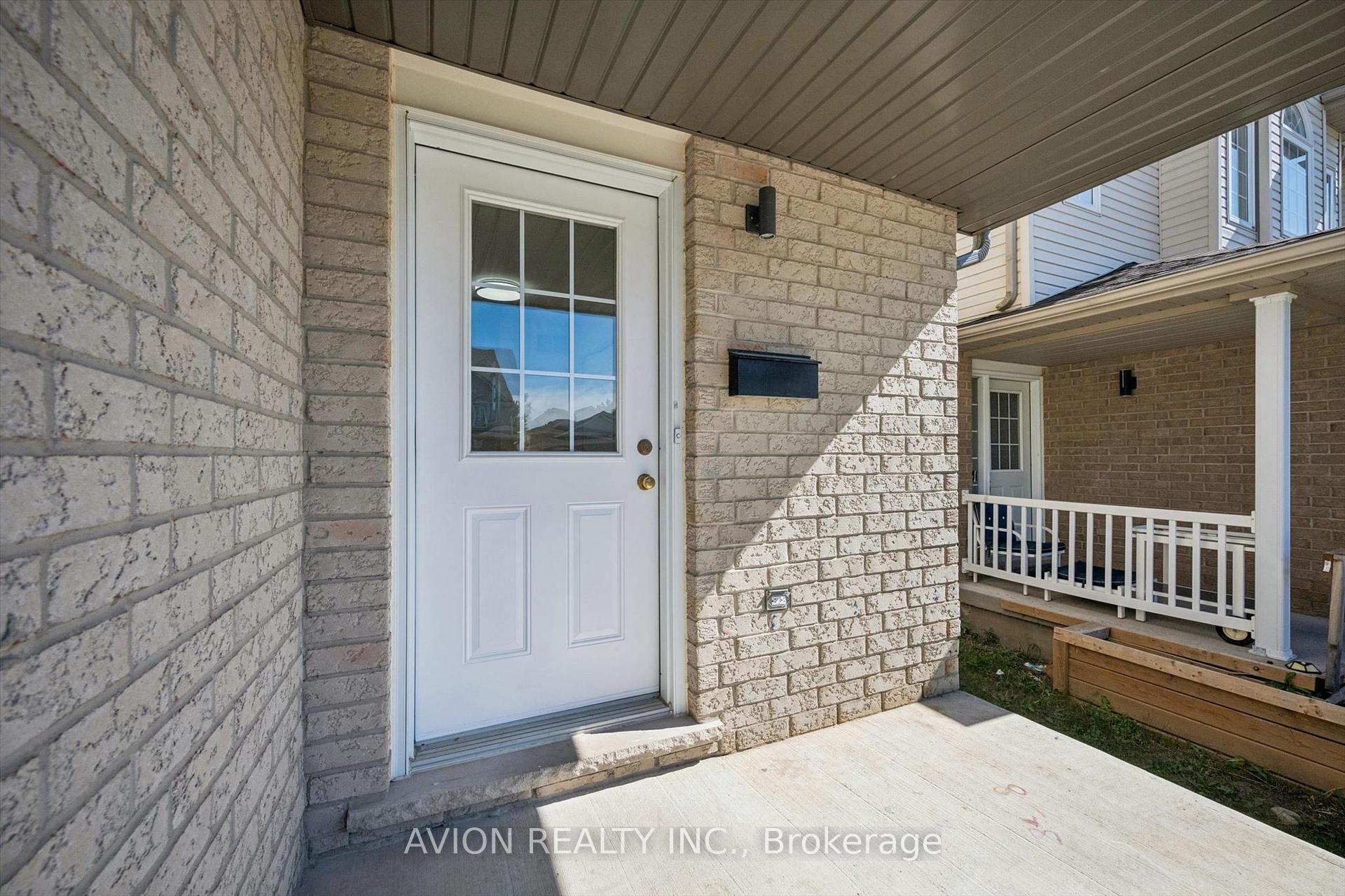 Photo 5 of 206 Buttercup Court, Waterloo, Erbsville/Laurelwood — HOMEH