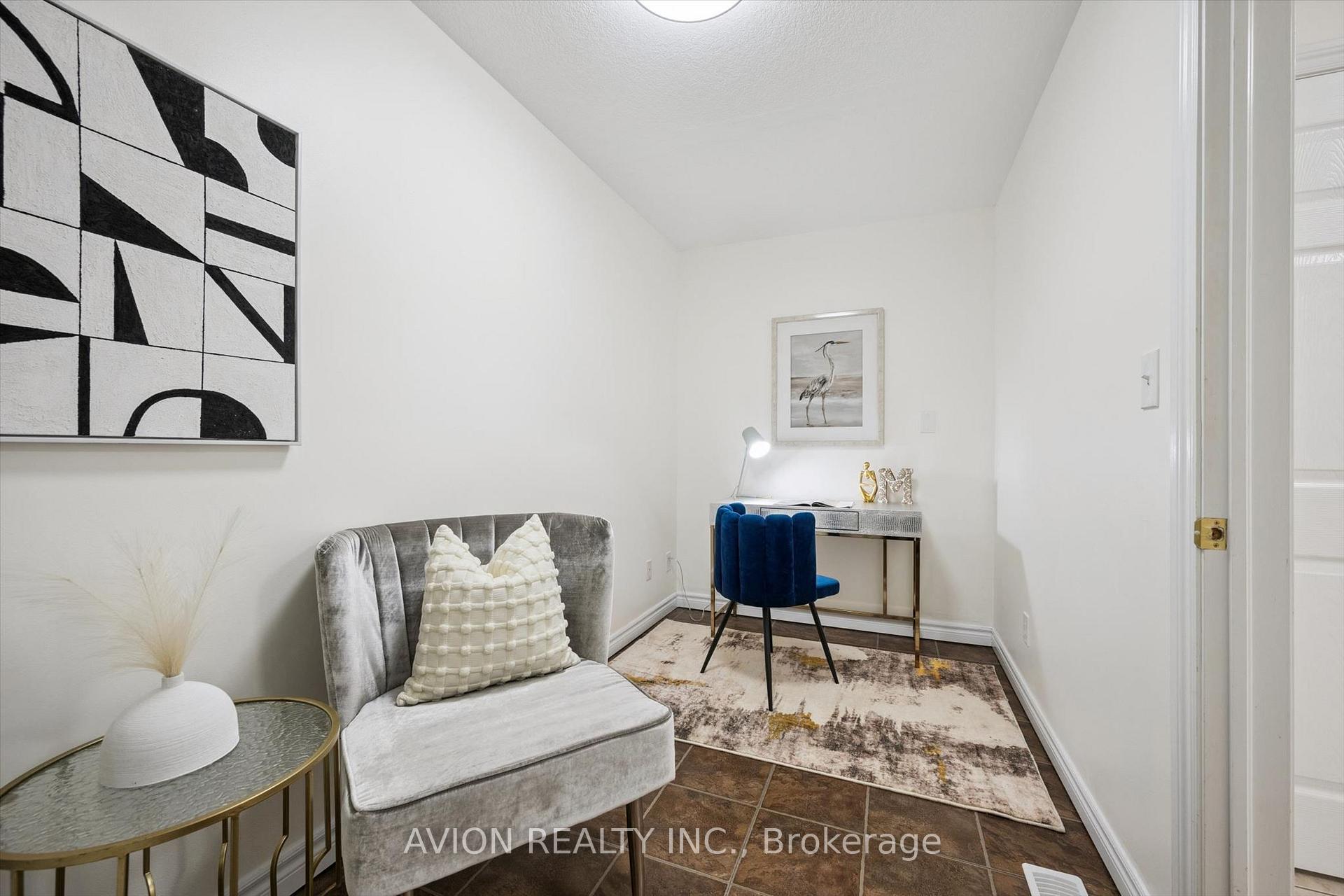 Photo 10 of 206 Buttercup Court, Waterloo, Erbsville/Laurelwood — HOMEH