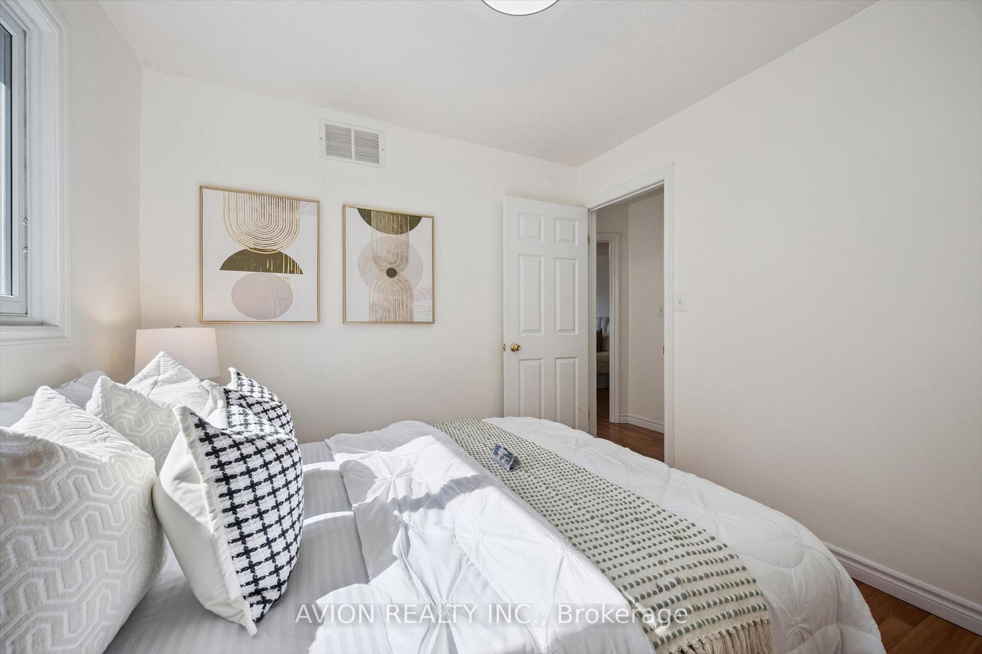 Photo 31 of 206 Buttercup Court, Waterloo, Erbsville/Laurelwood — HOMEH