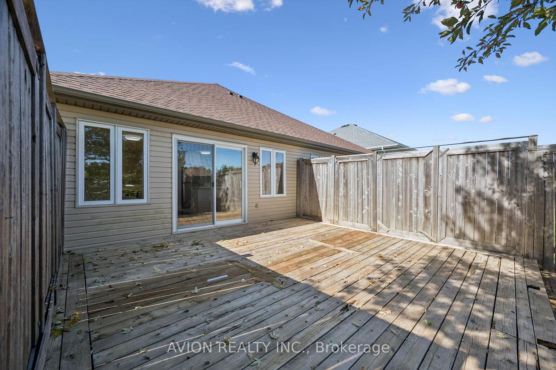 Photo 43 of 206 Buttercup Court, Waterloo, Erbsville/Laurelwood — HOMEH