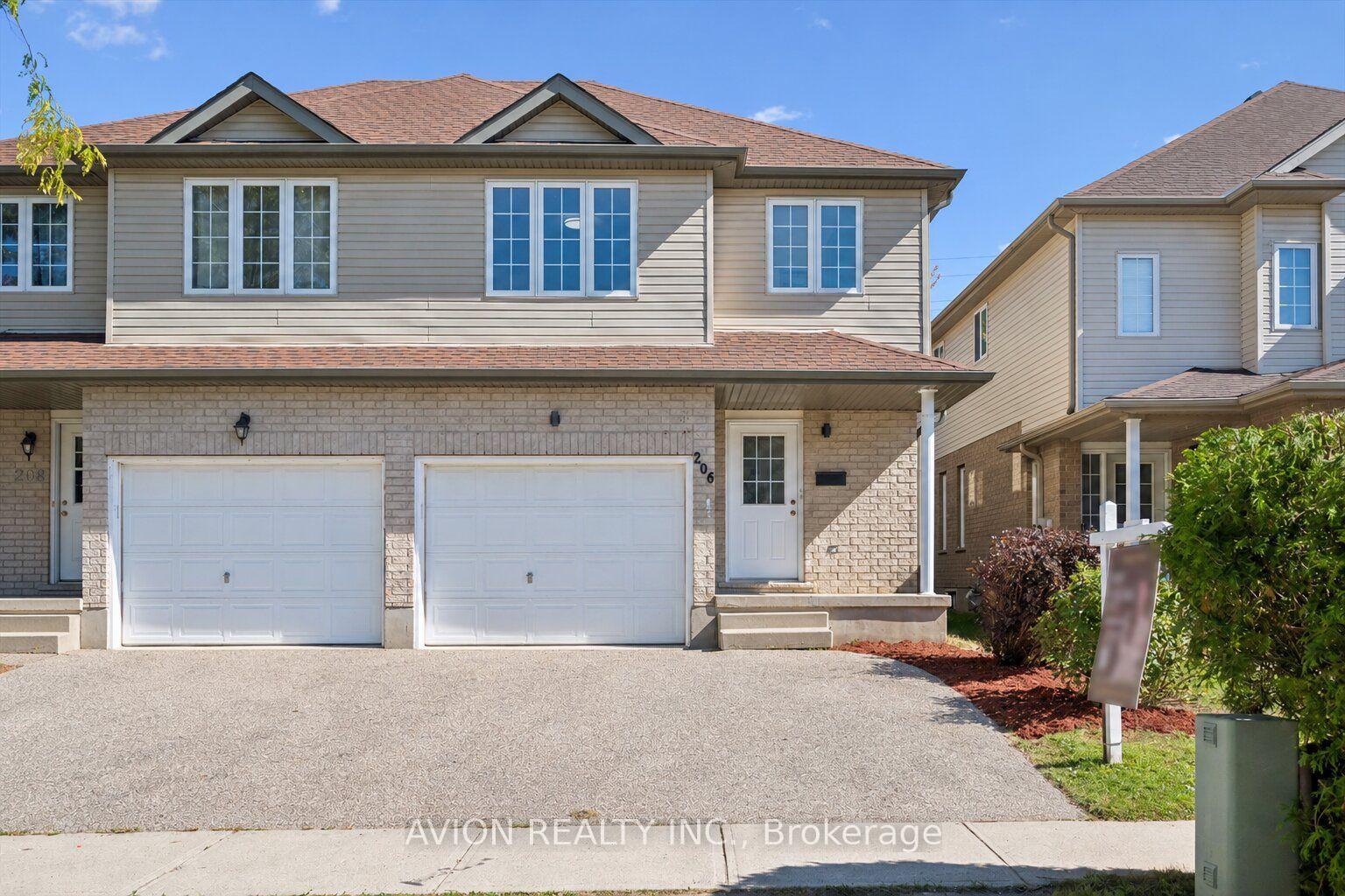 Photo 2 of 206 Buttercup Court, Waterloo, Erbsville/Laurelwood — HOMEH