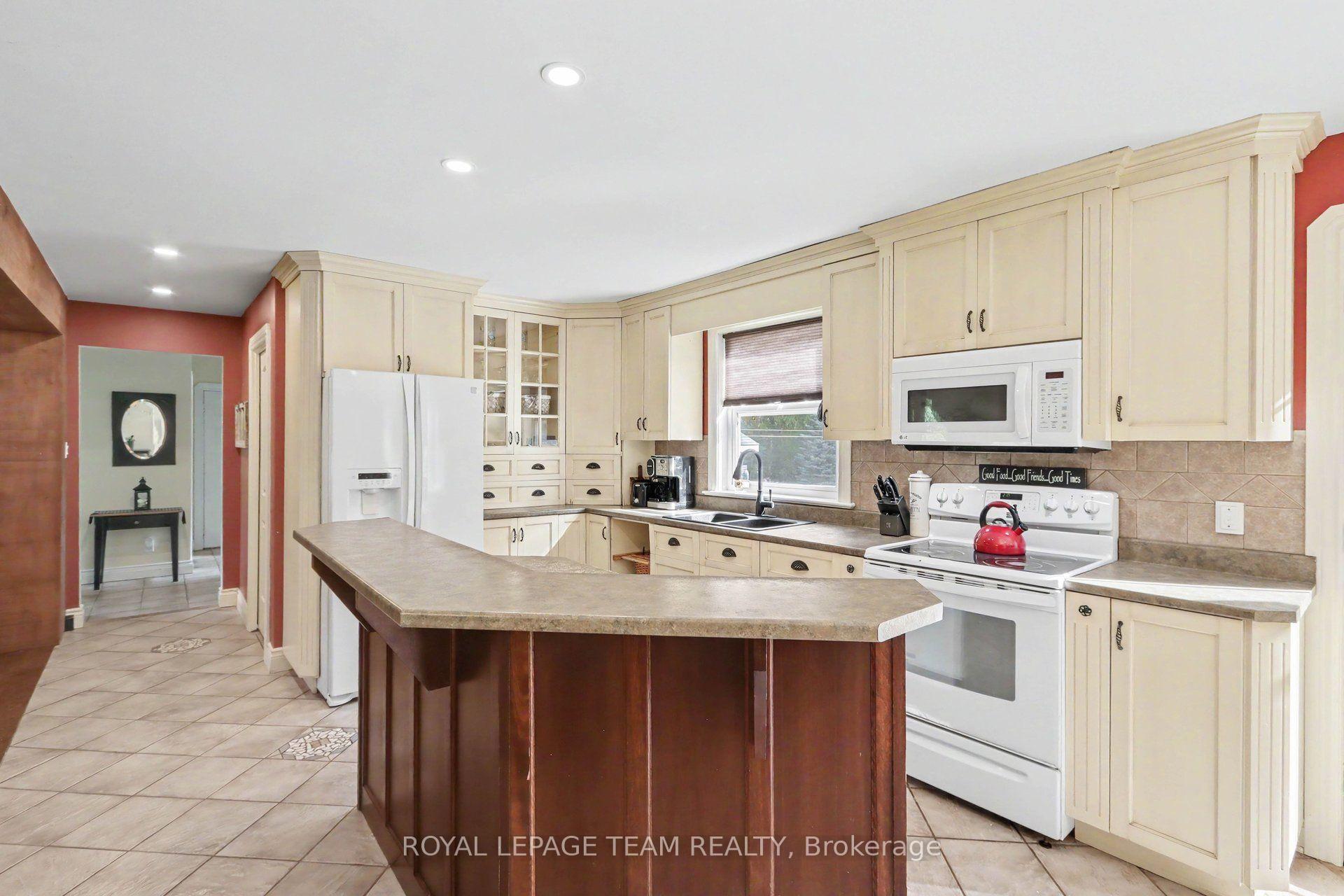 Photo 10 of 10496 St John Street, North Dundas, North Dundas (Mountain) Twp — HOMEH