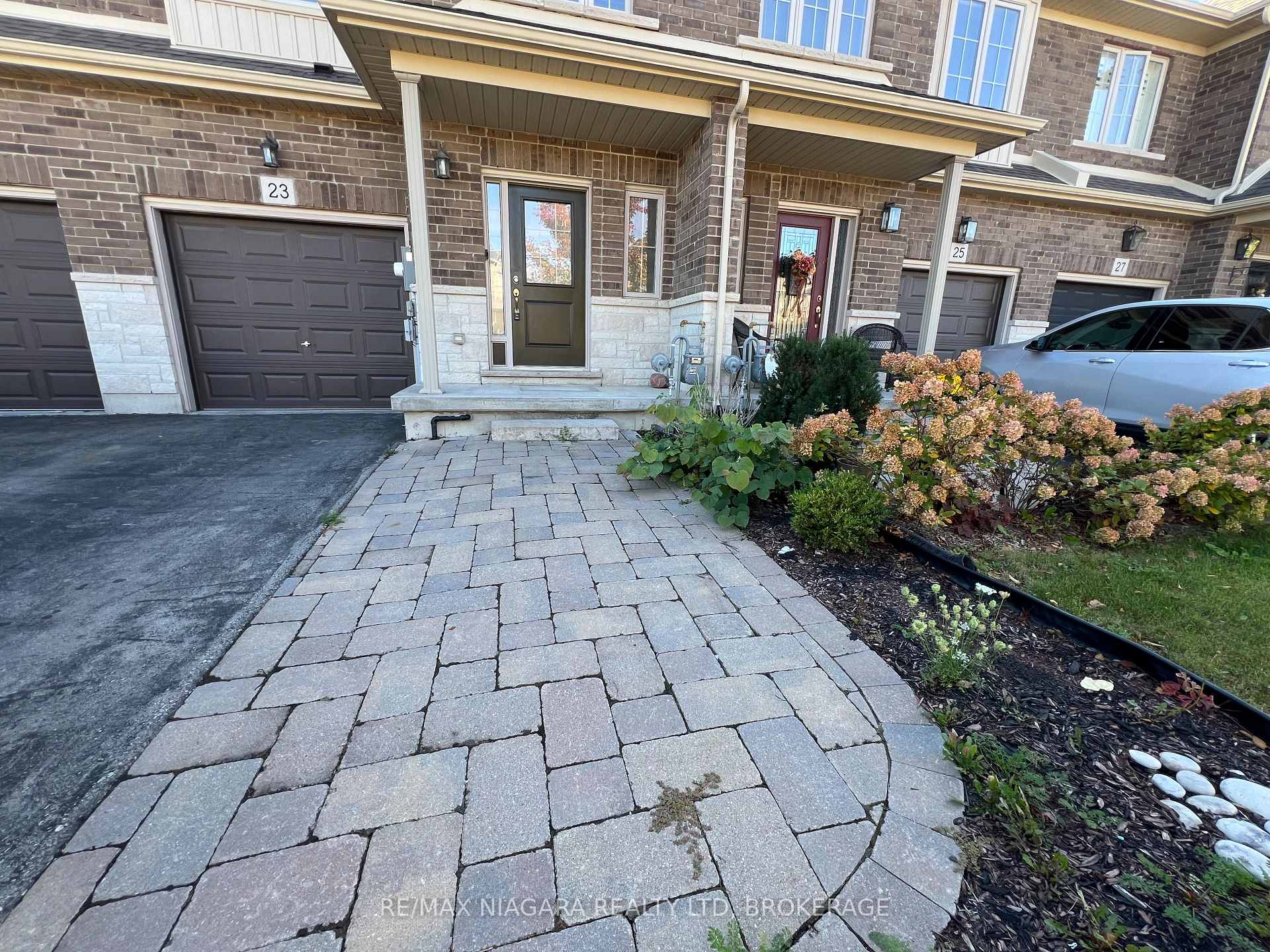 Photo 5 of 23 Fairgrounds Drive, Hamilton, Binbrook — HOMEH