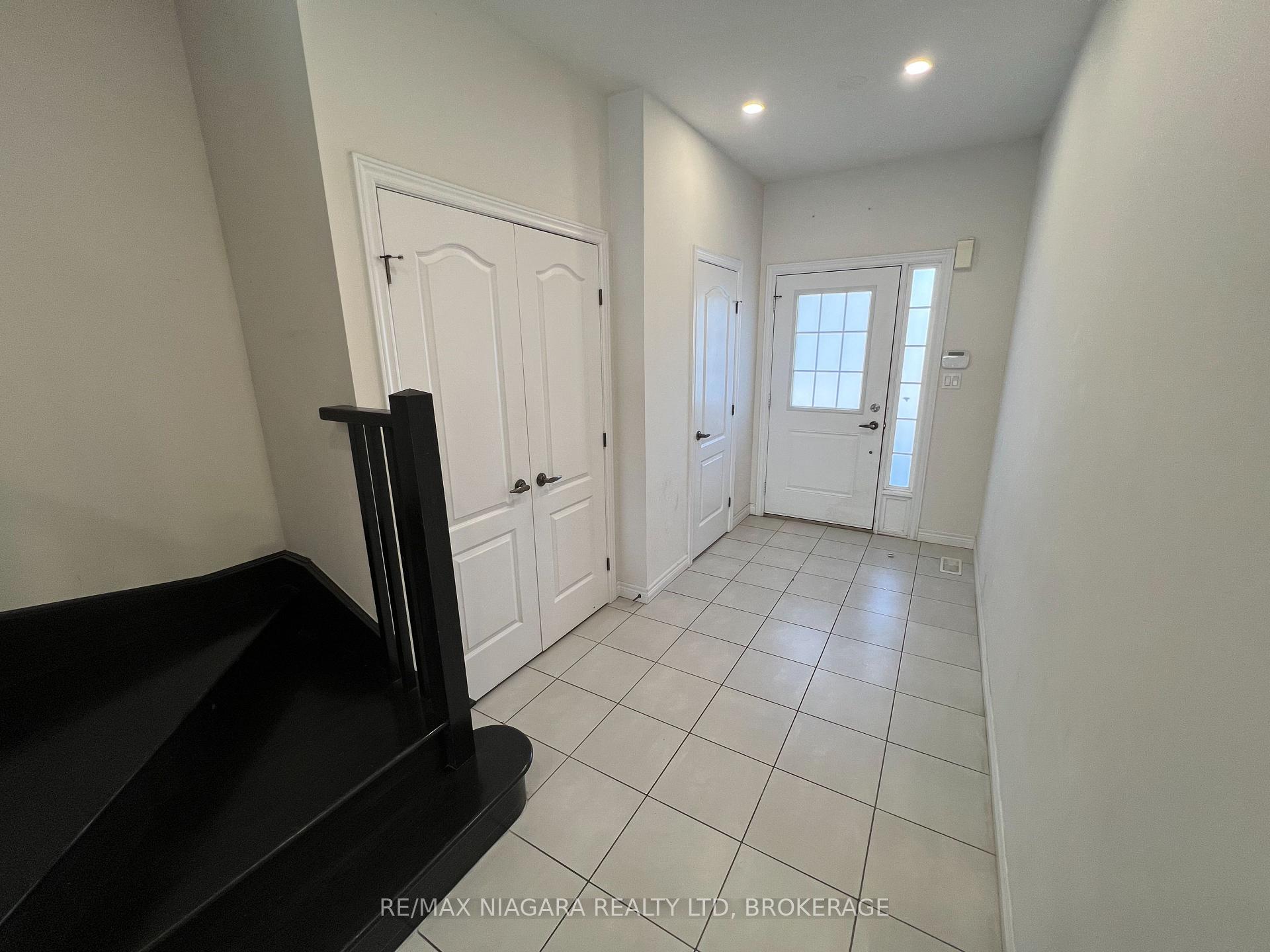 Photo 9 of 23 Fairgrounds Drive, Hamilton, Binbrook — HOMEH