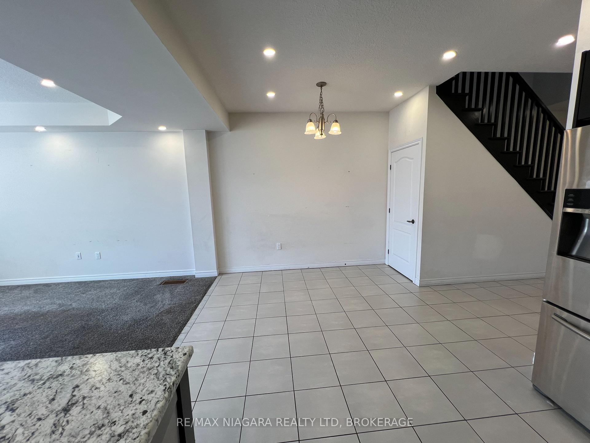 Photo 21 of 23 Fairgrounds Drive, Hamilton, Binbrook — HOMEH