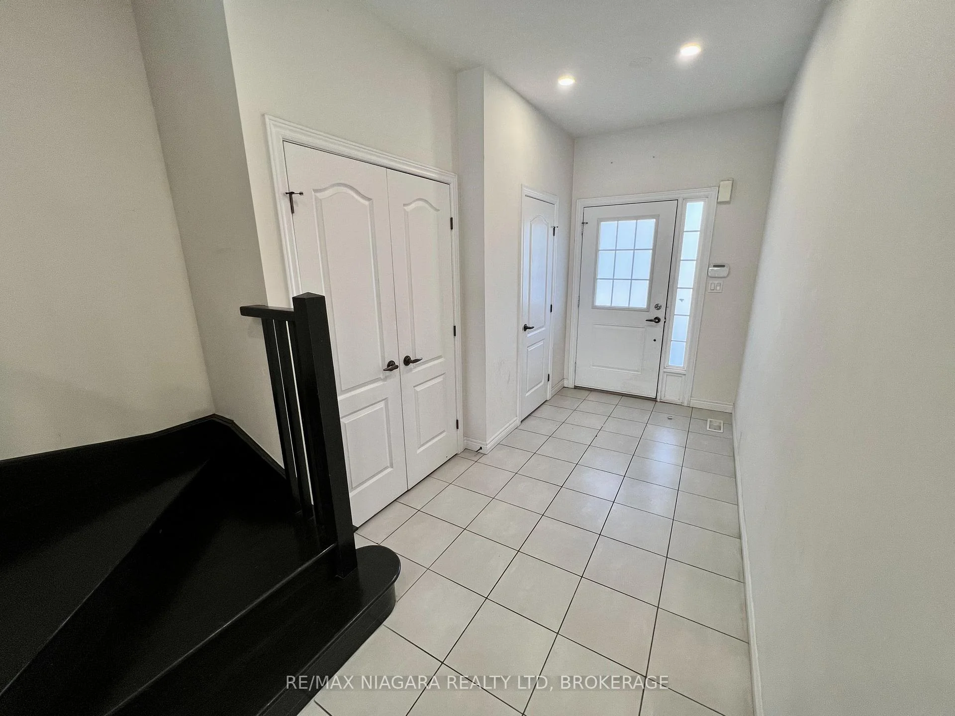 Photo 8 of 23 Fairgrounds Drive, Hamilton, Binbrook — HOMEH