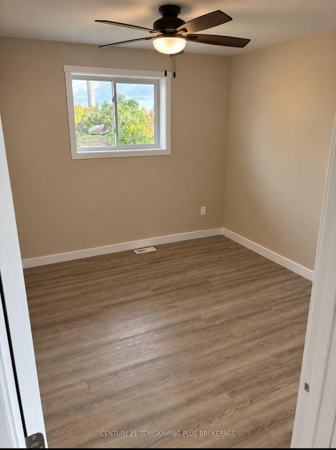 Photo 4 of 24 Park Place, Cobalt — HOMEH