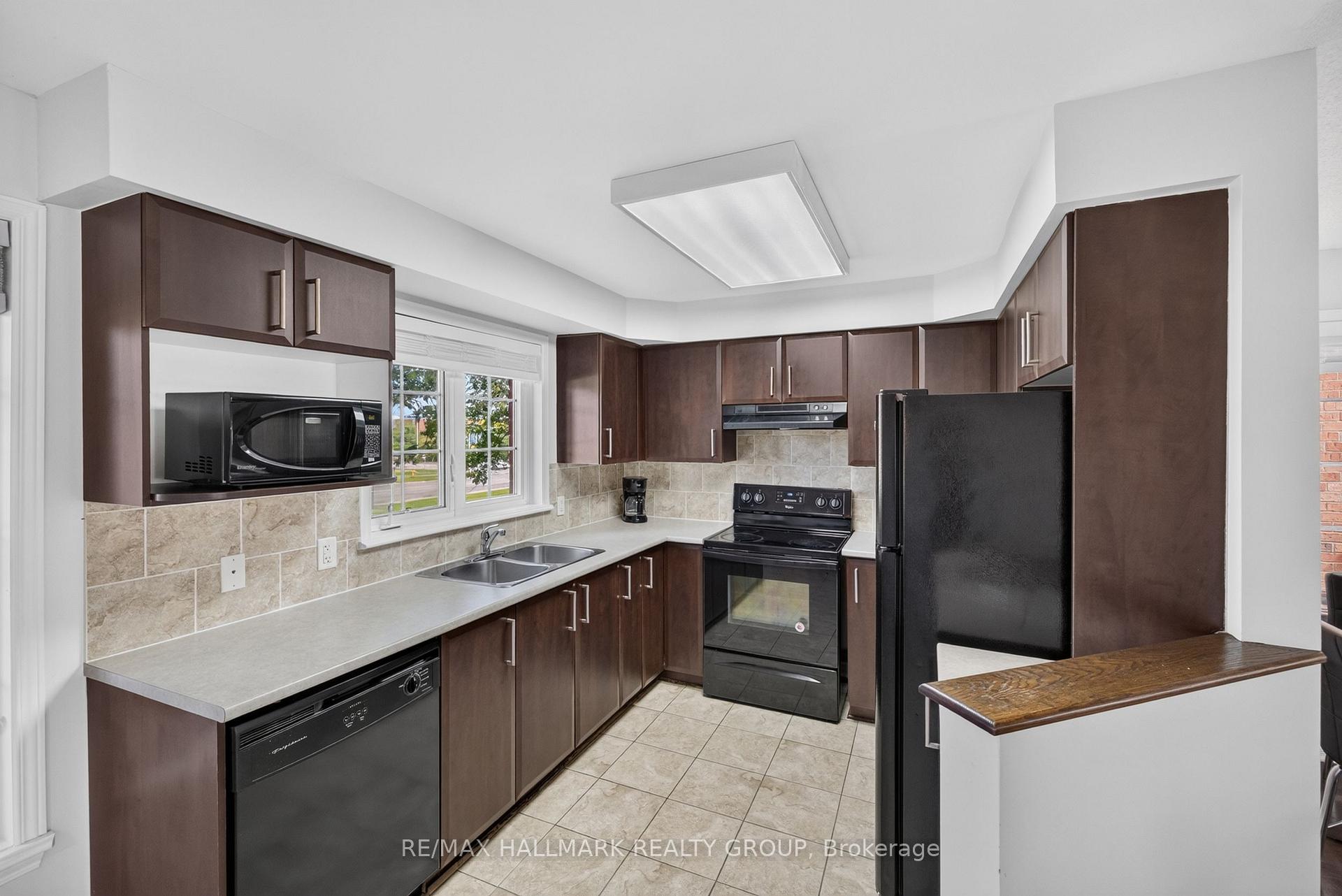 Photo 10 of Unit 161, 70 Edenvale Drive, Ottawa, Kanata - Beaverbrook — HOMEH