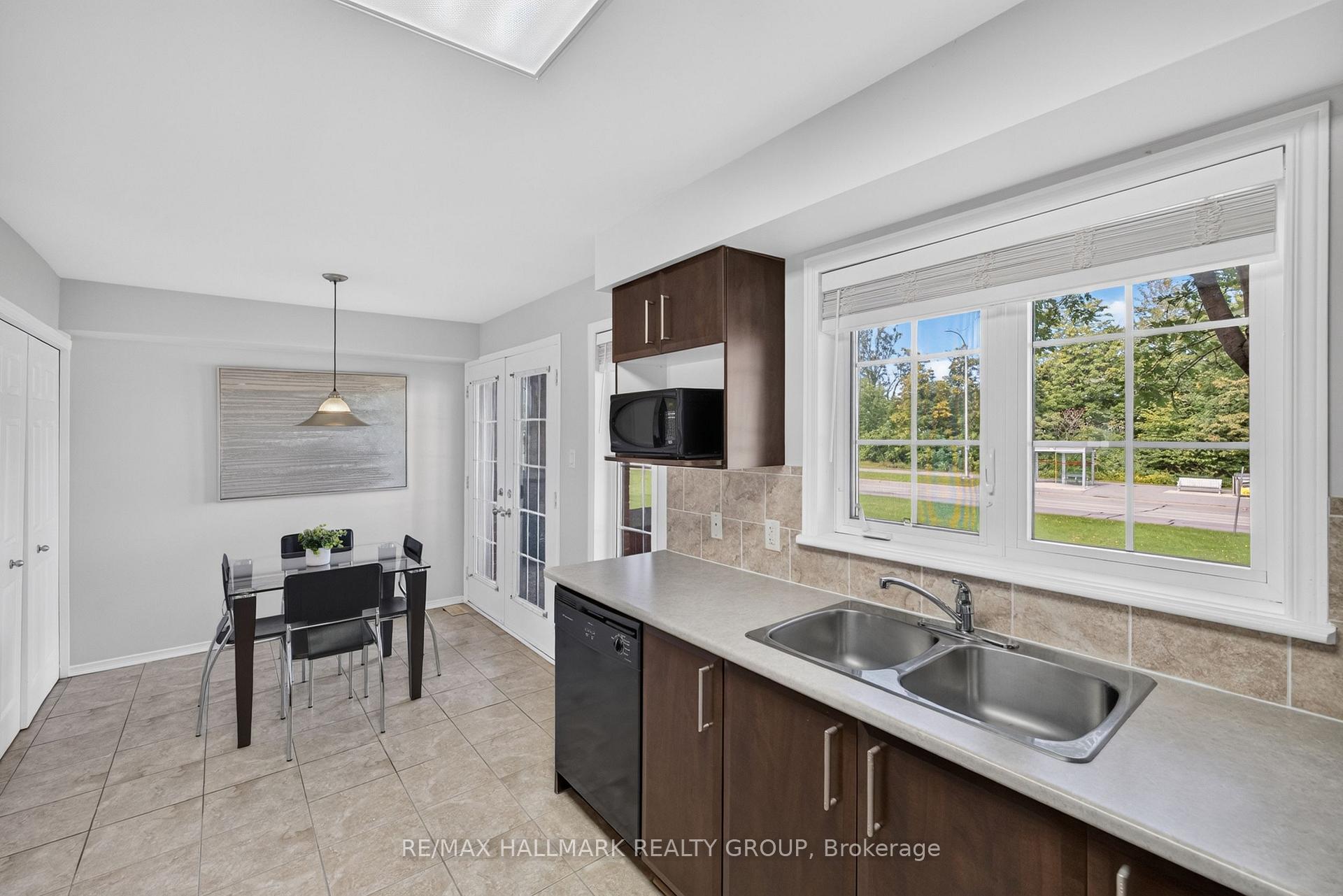 Photo 11 of Unit 161, 70 Edenvale Drive, Ottawa, Kanata - Beaverbrook — HOMEH