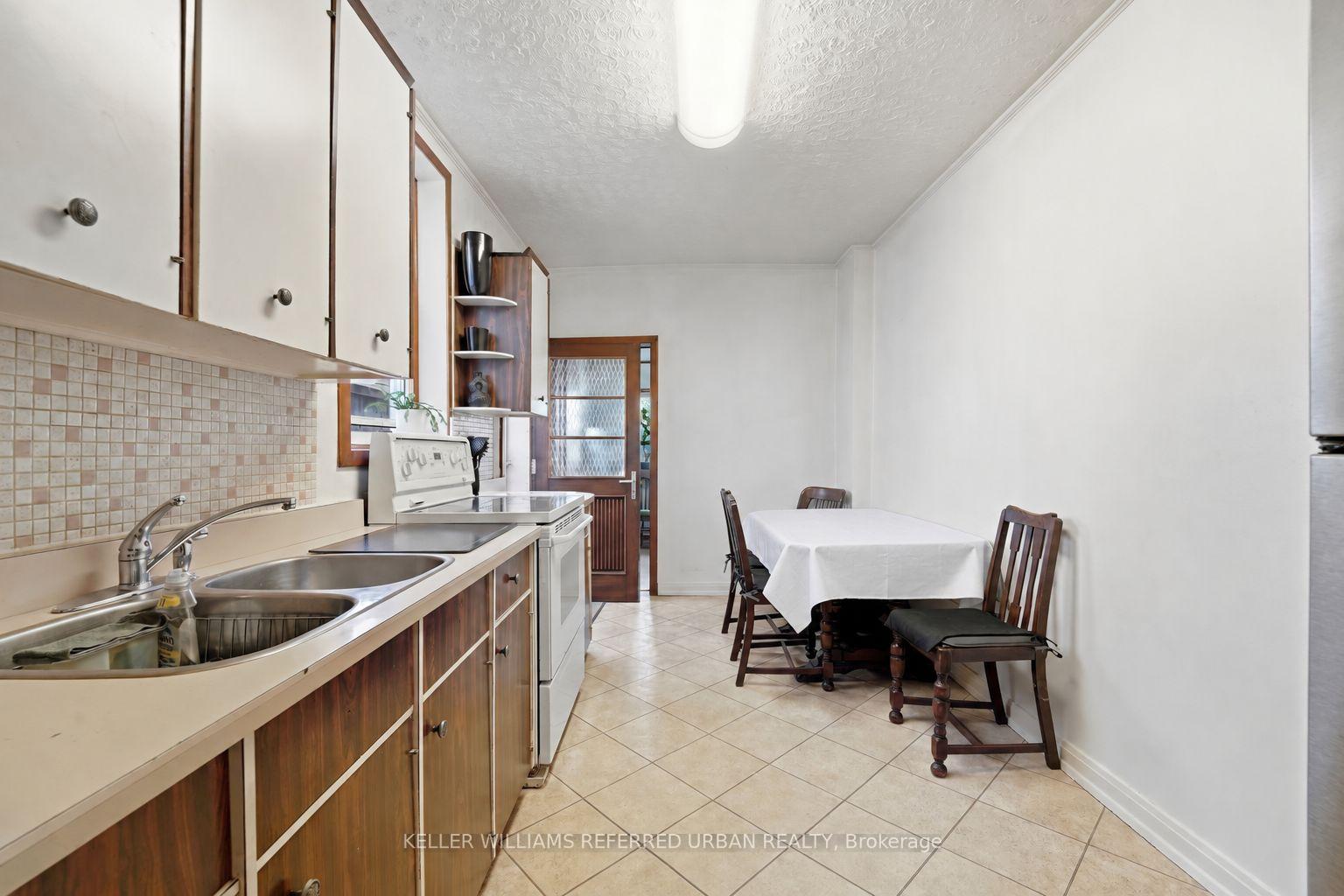 Photo 8 of 266 Roxton Road, Toronto, Palmerston-Little Italy — HOMEH
