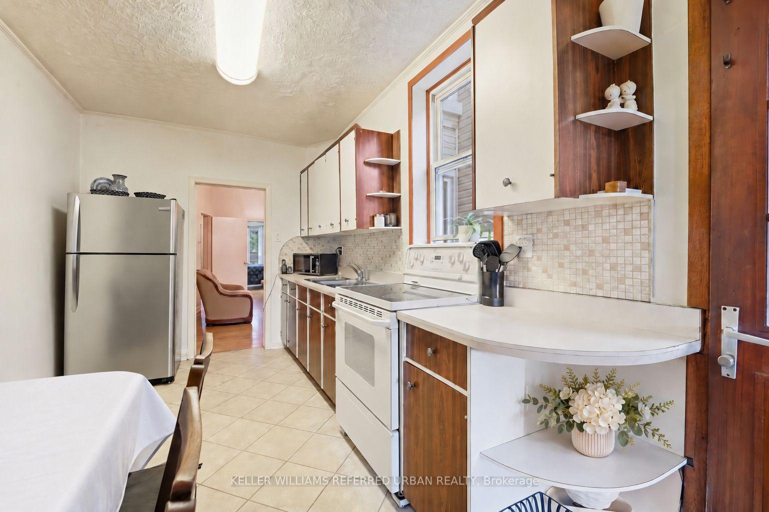 Photo 9 of 266 Roxton Road, Toronto, Palmerston-Little Italy — HOMEH